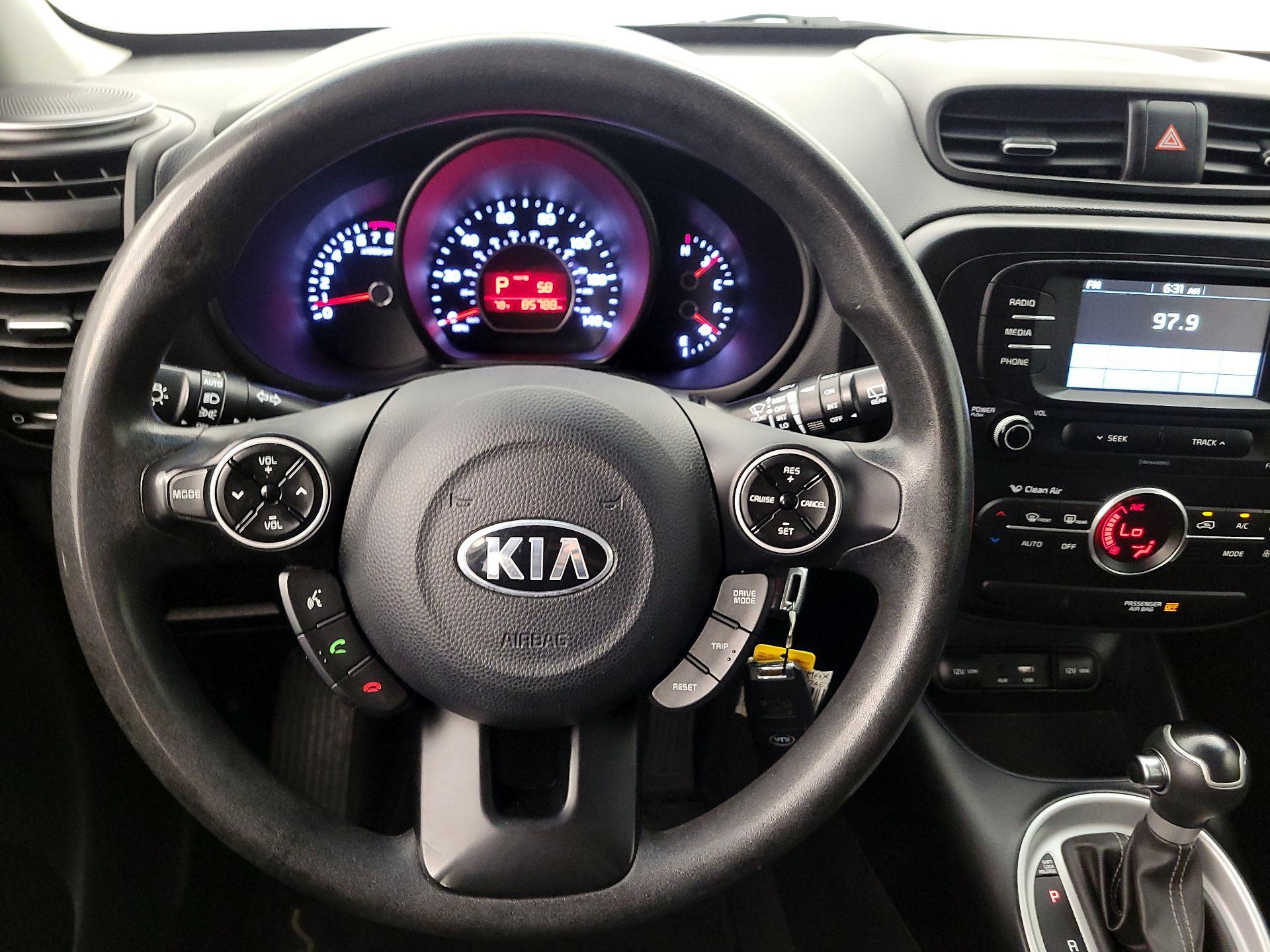 Thumbnail: 2017 Kia Soul - 10