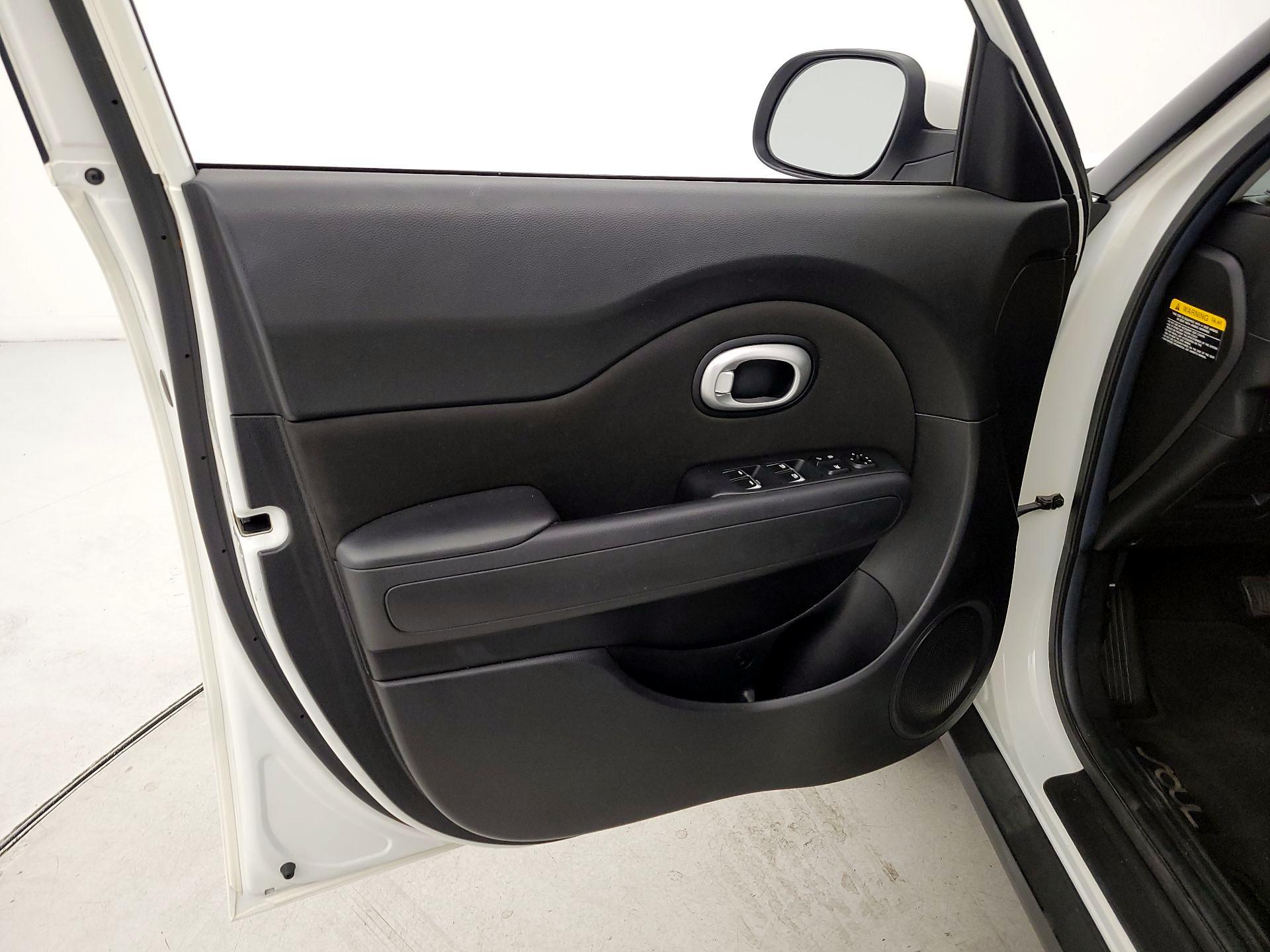Thumbnail: 2017 Kia Soul - 12