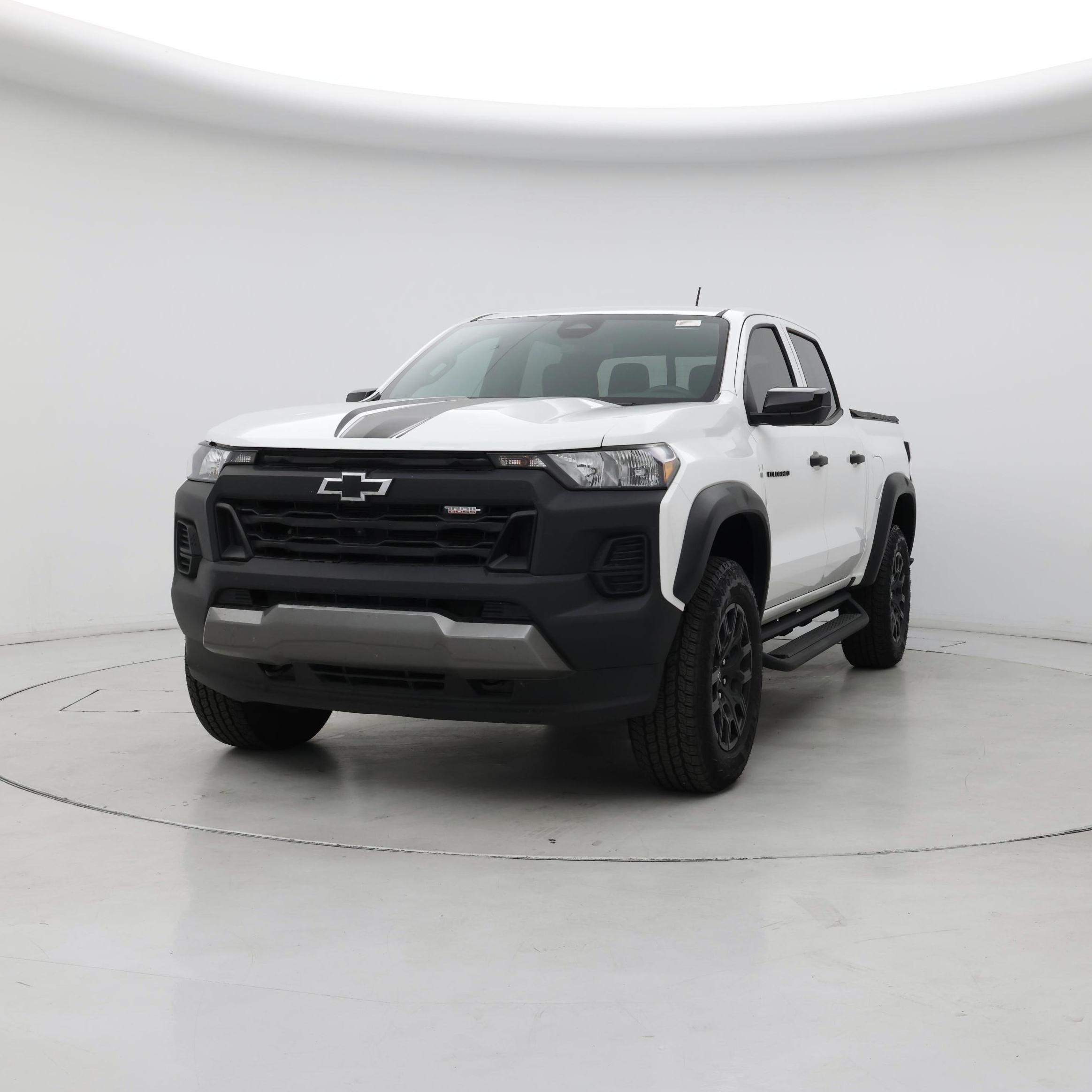 Thumbnail: 2024 Chevrolet Colorado - 4