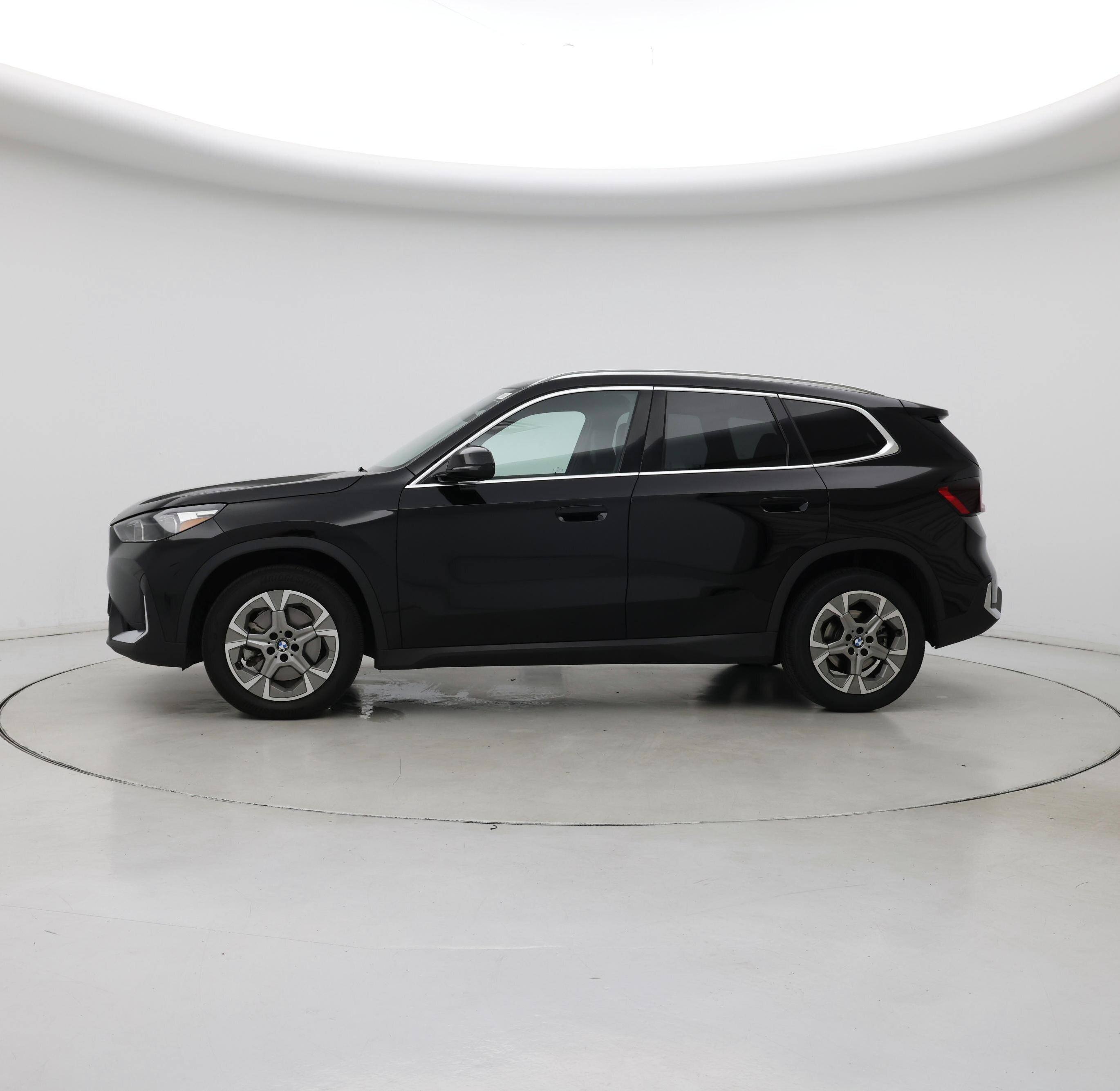 Thumbnail: 2023 BMW X1 - 3