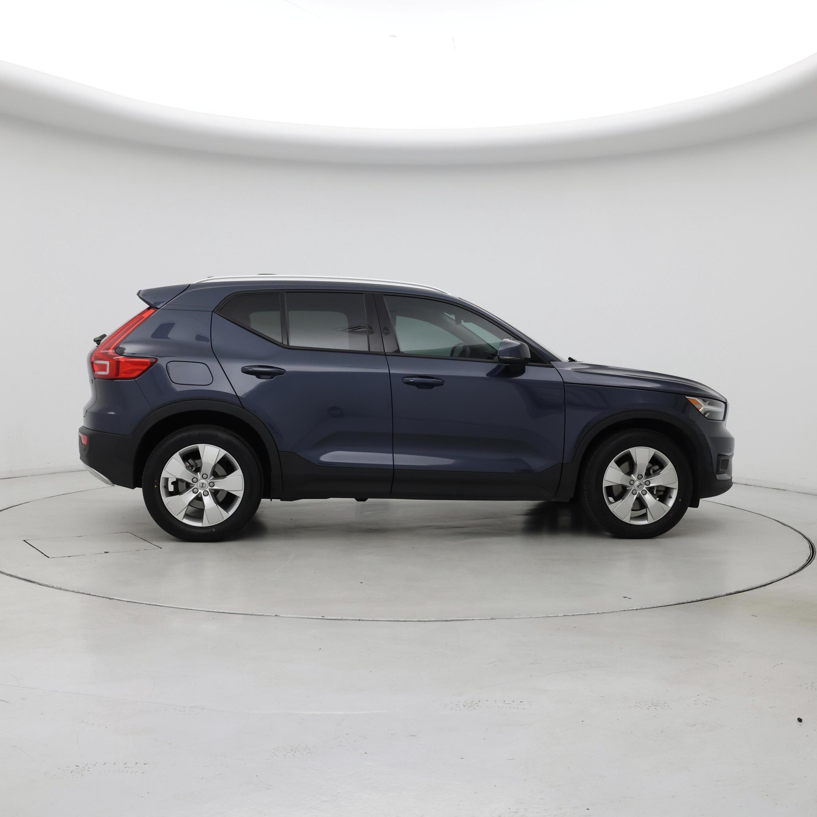 Thumbnail: 2021 Volvo XC40 - 7