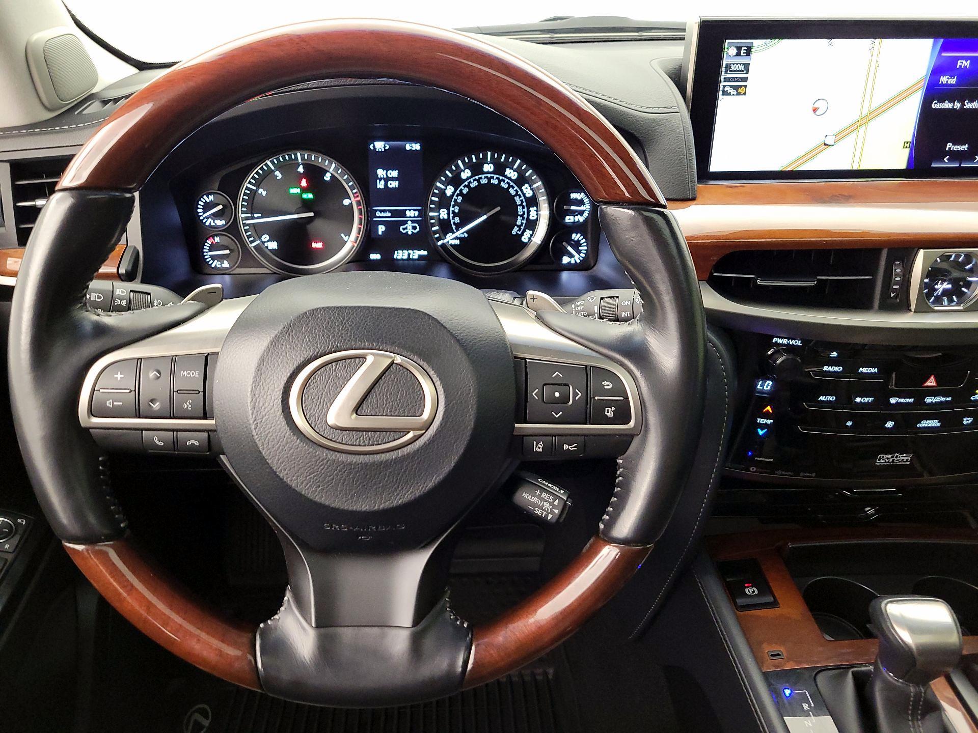 Thumbnail: 2020 Lexus LX - 10