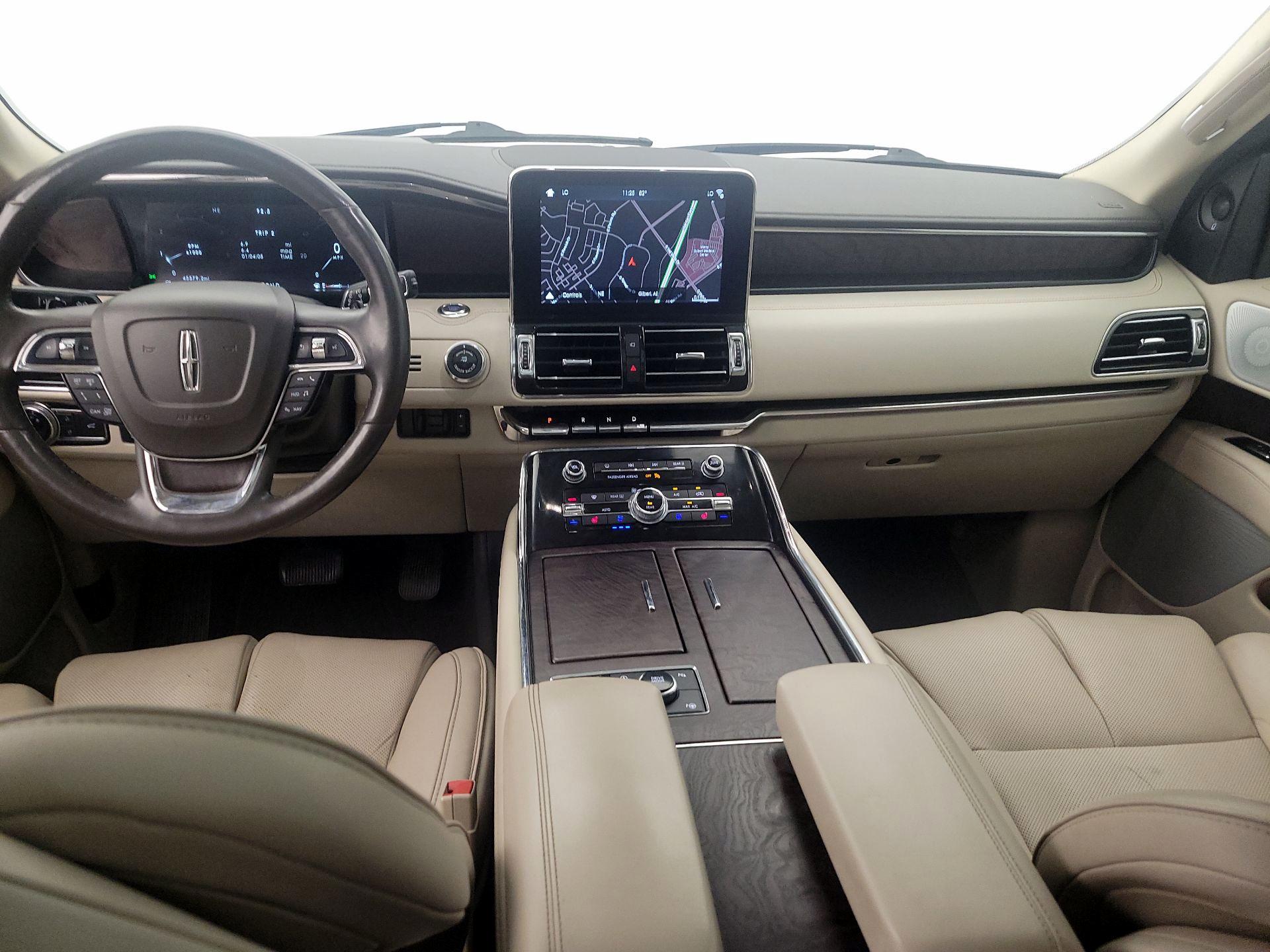Thumbnail: 2019 Lincoln Navigator L - 9
