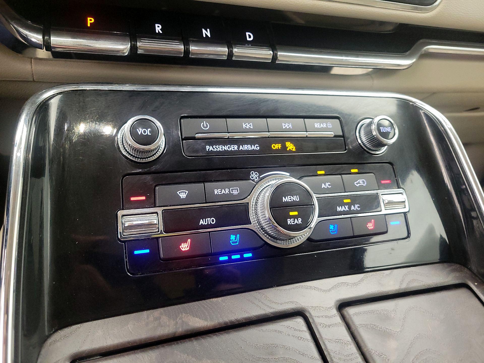Thumbnail: 2019 Lincoln Navigator L - 17