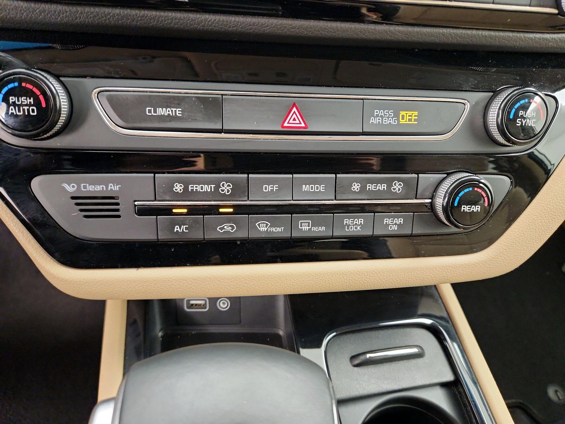 Thumbnail: 2018 Kia Sedona - 17