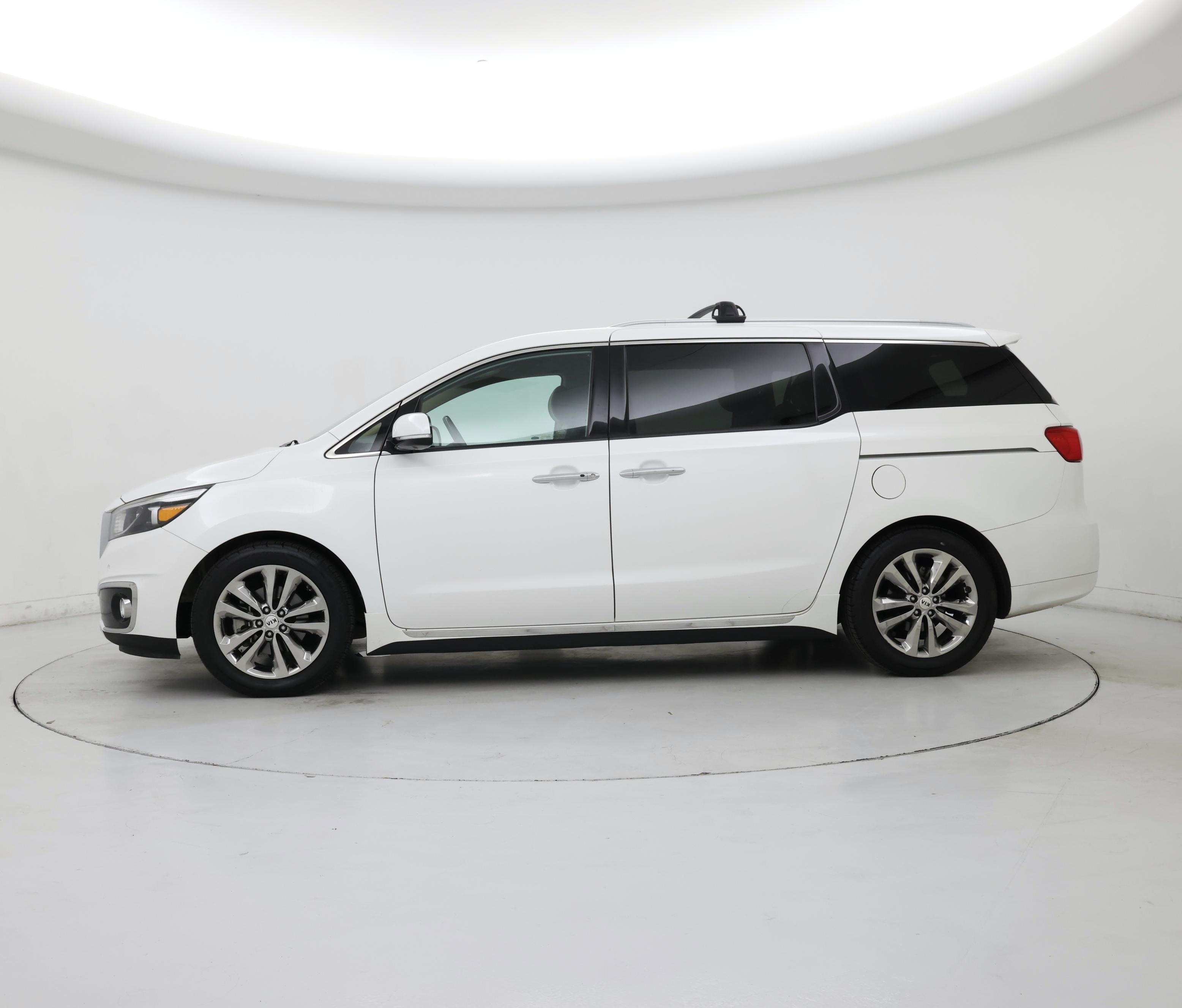 Thumbnail: 2018 Kia Sedona - 3