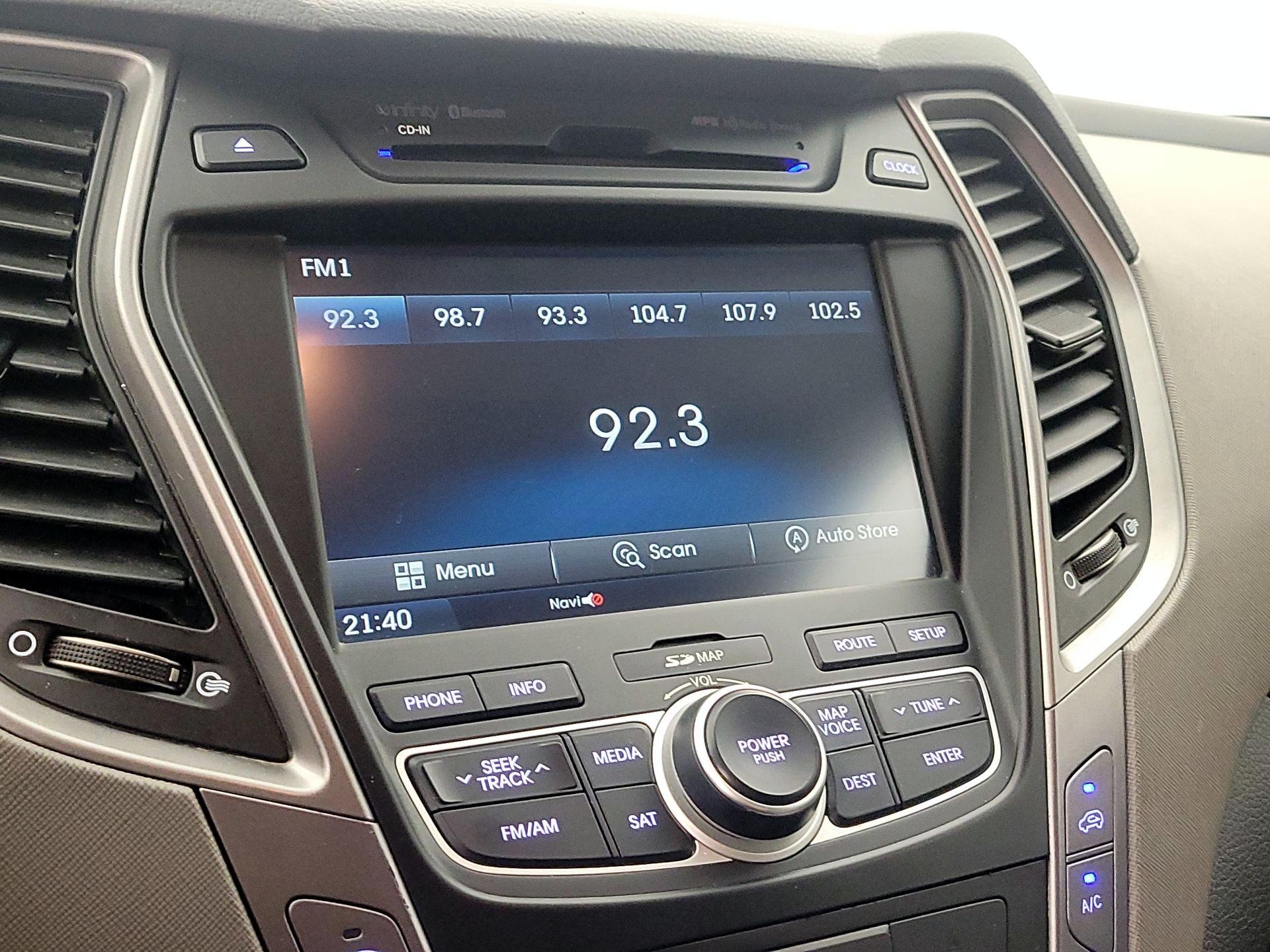 Thumbnail: 2014 Hyundai Santa Fe - 16