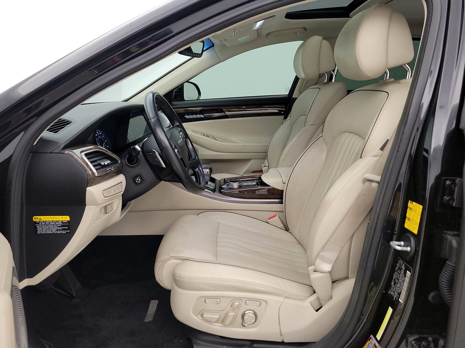 Thumbnail: 2019 Genesis G90 - 11