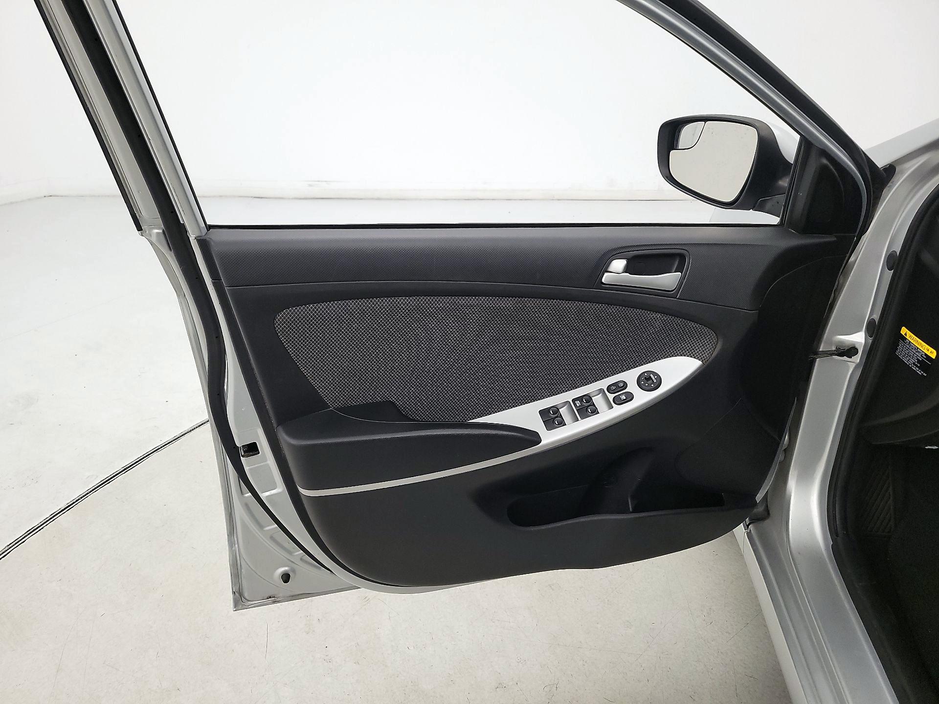 Thumbnail: 2014 Hyundai Accent - 12