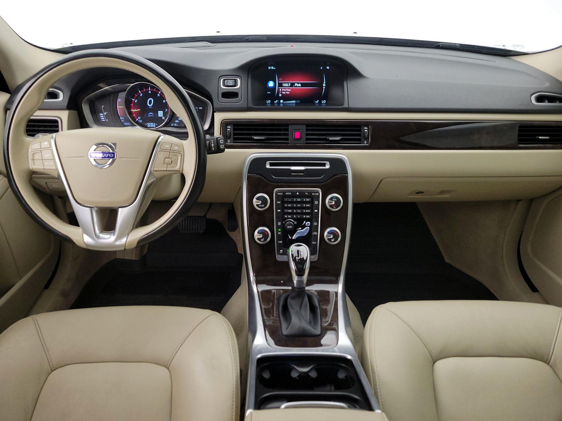 Thumbnail: 2016 Volvo XC70 - 9
