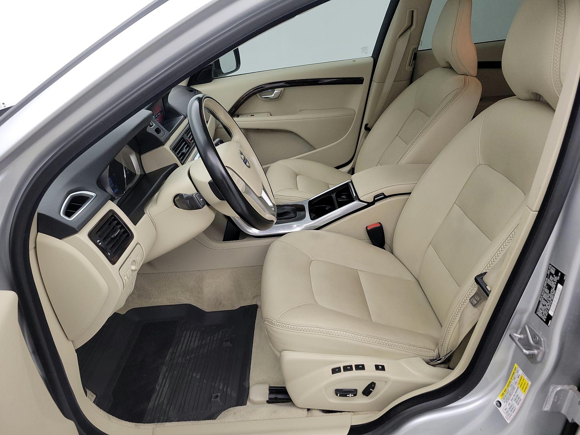 Thumbnail: 2016 Volvo XC70 - 11