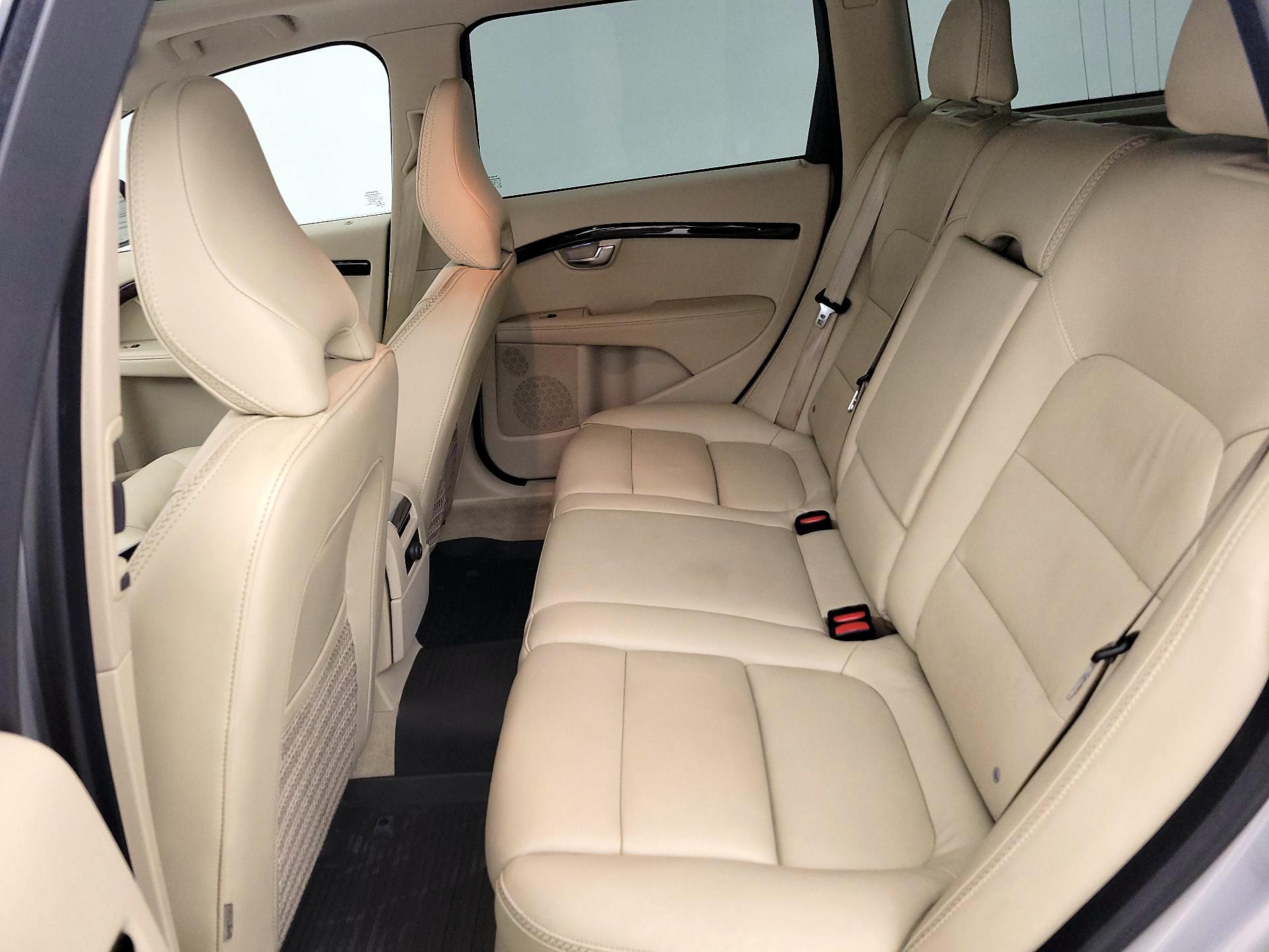 Thumbnail: 2016 Volvo XC70 - 19