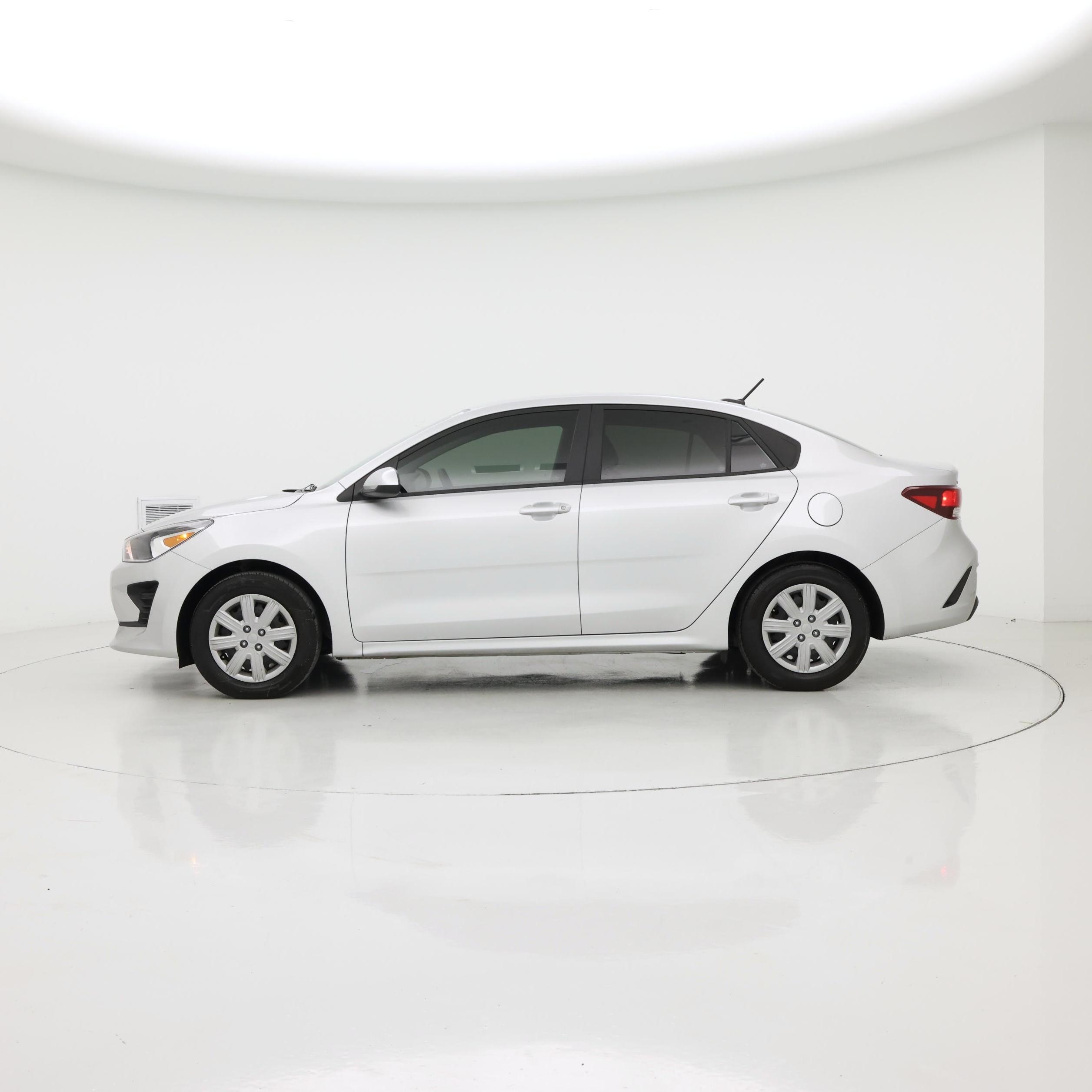 Thumbnail: 2022 Kia Rio - 3
