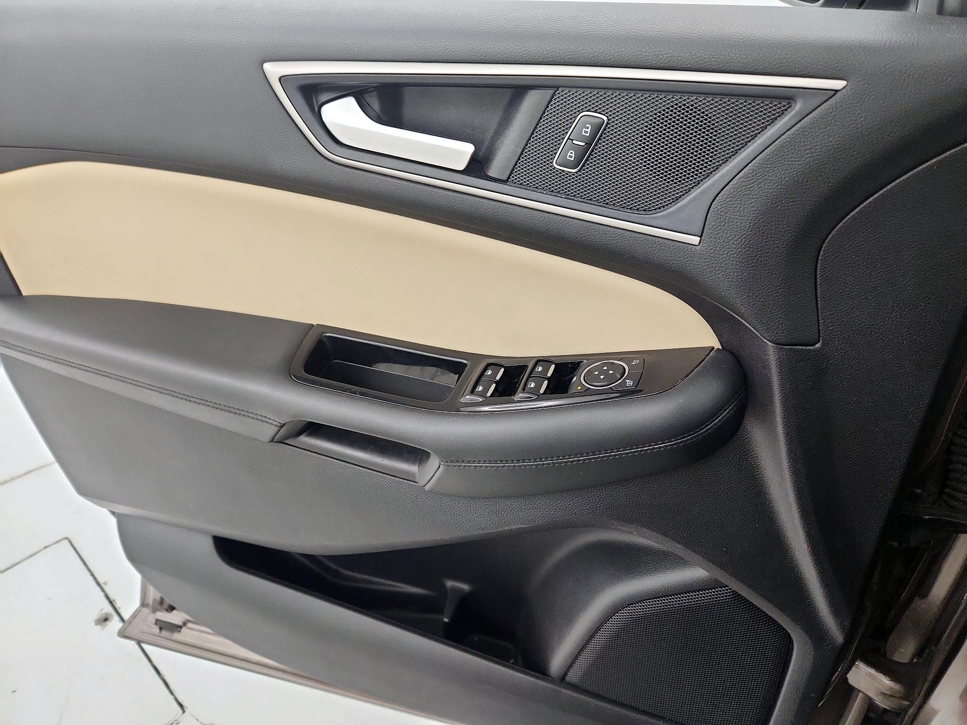 Thumbnail: 2019 Ford Edge - 12