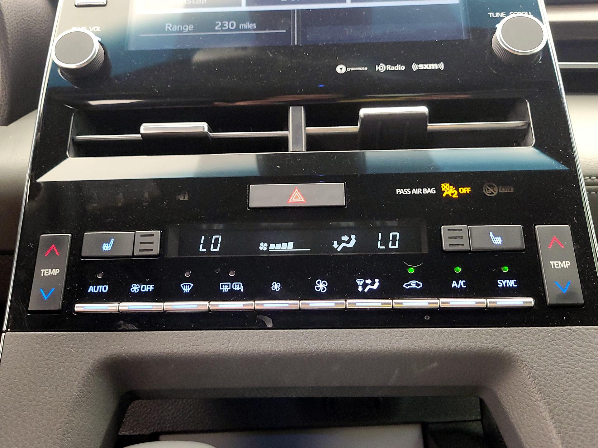 Thumbnail: 2019 Toyota Avalon - 16