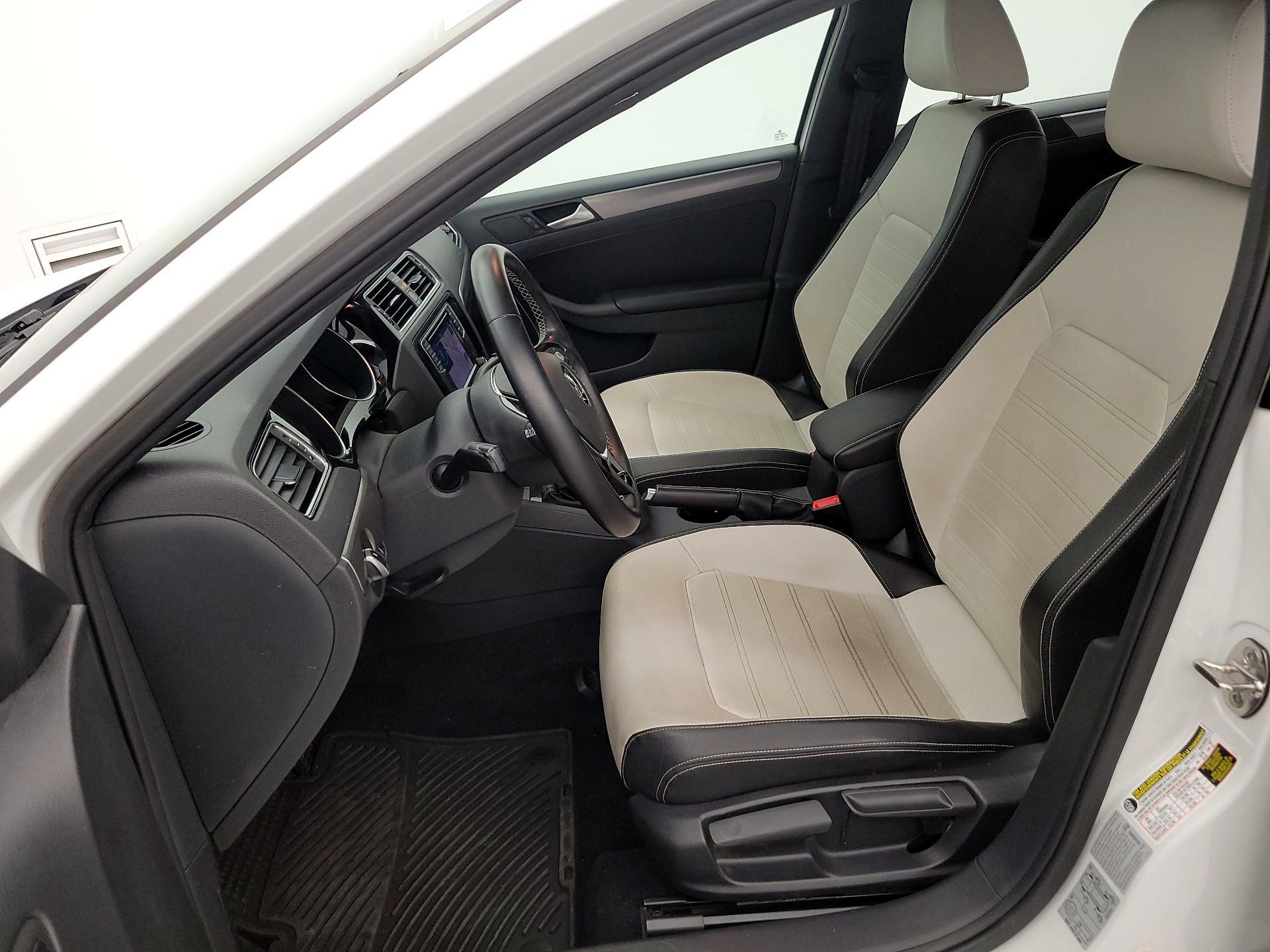 Thumbnail: 2016 Volkswagen Jetta - 11