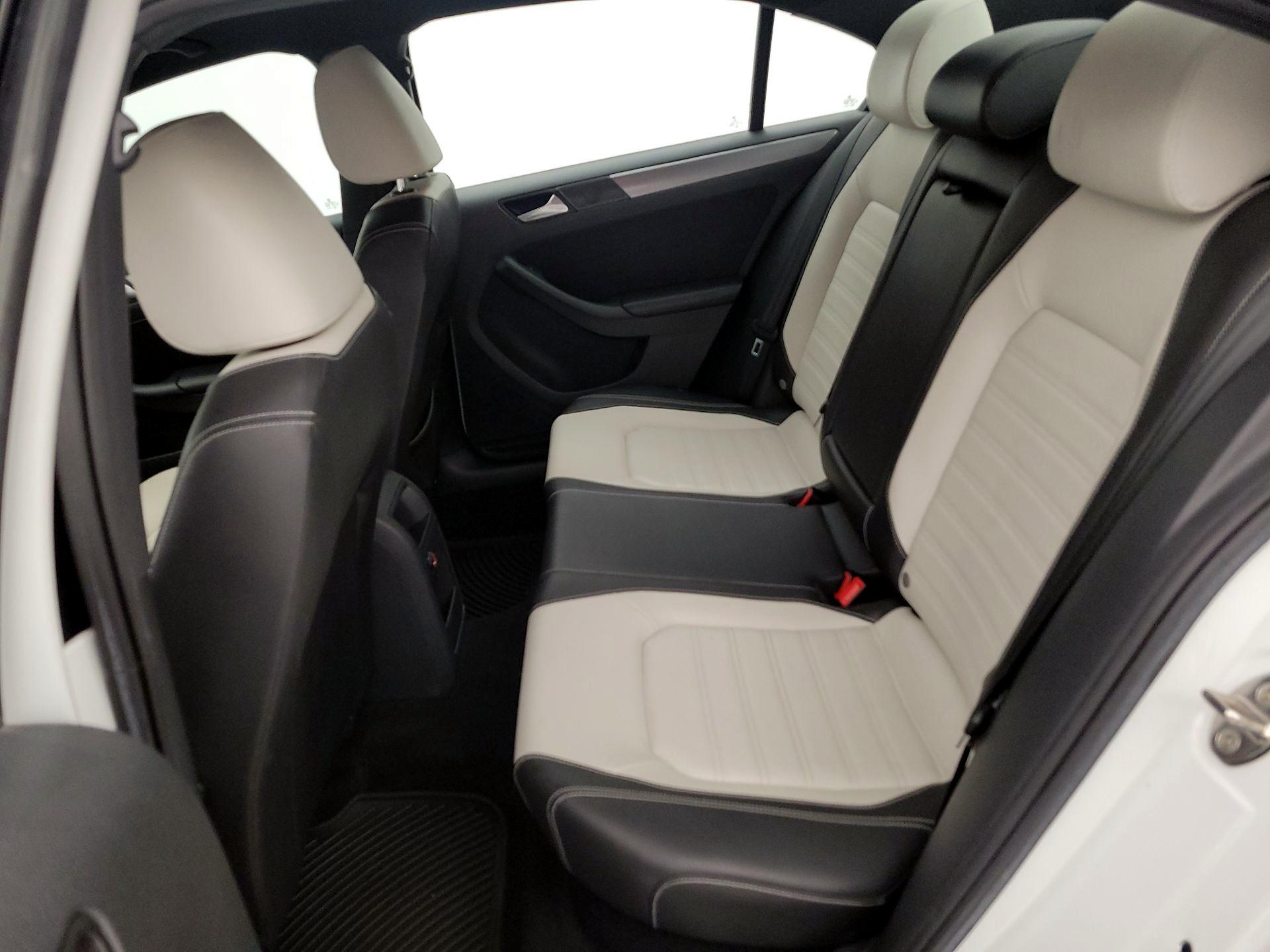 Thumbnail: 2016 Volkswagen Jetta - 20