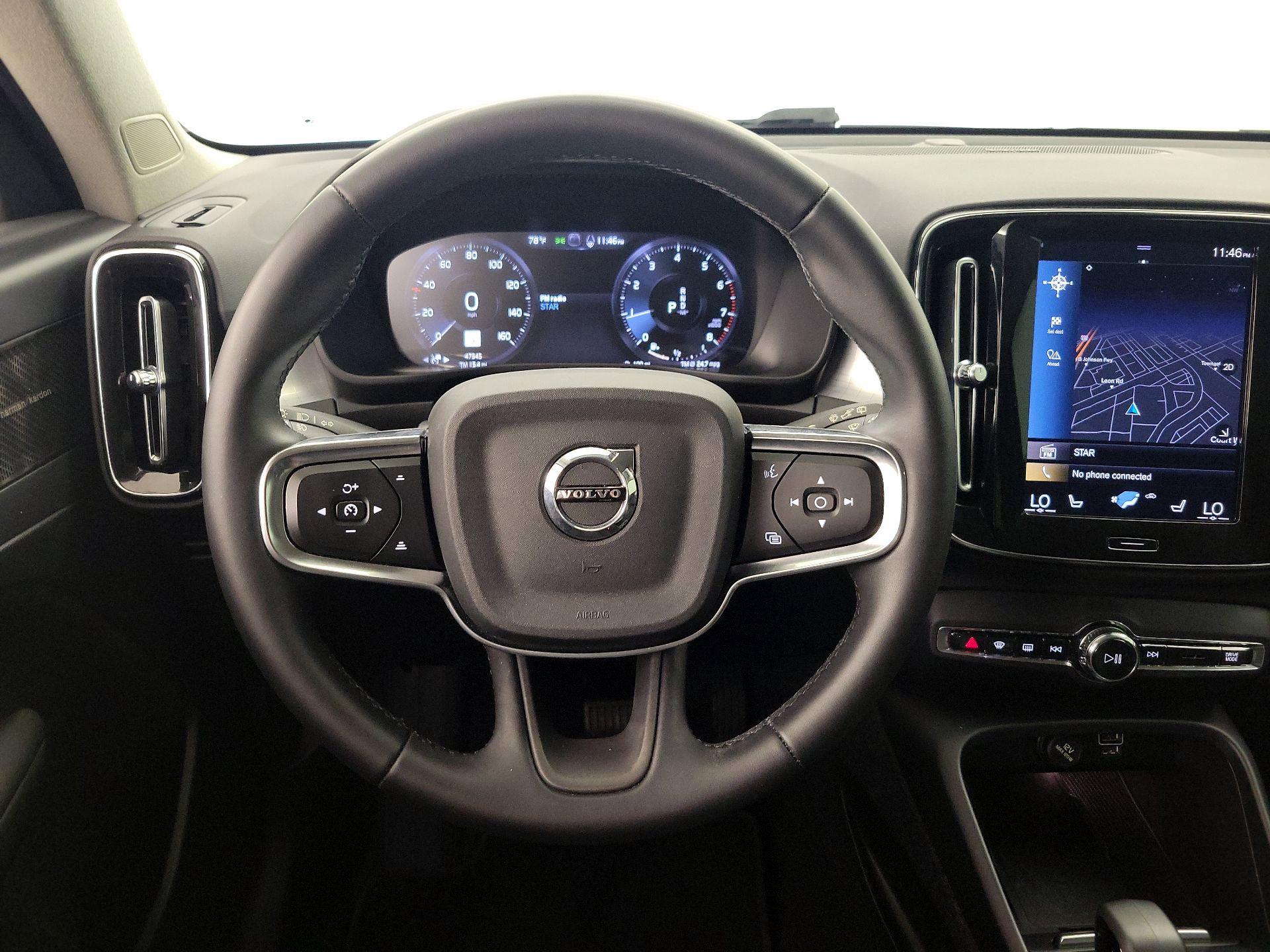 Thumbnail: 2022 Volvo XC40 - 10