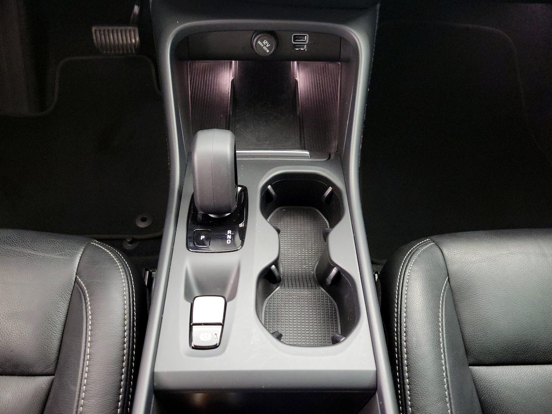 Thumbnail: 2022 Volvo XC40 - 18