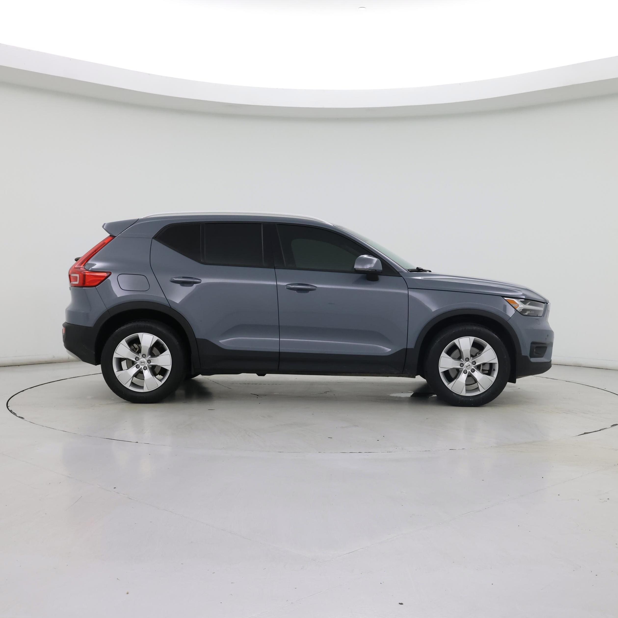 Thumbnail: 2022 Volvo XC40 - 7