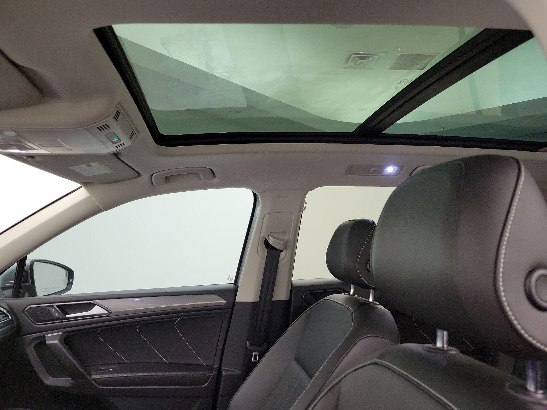 Thumbnail: 2022 Volkswagen Tiguan - 18