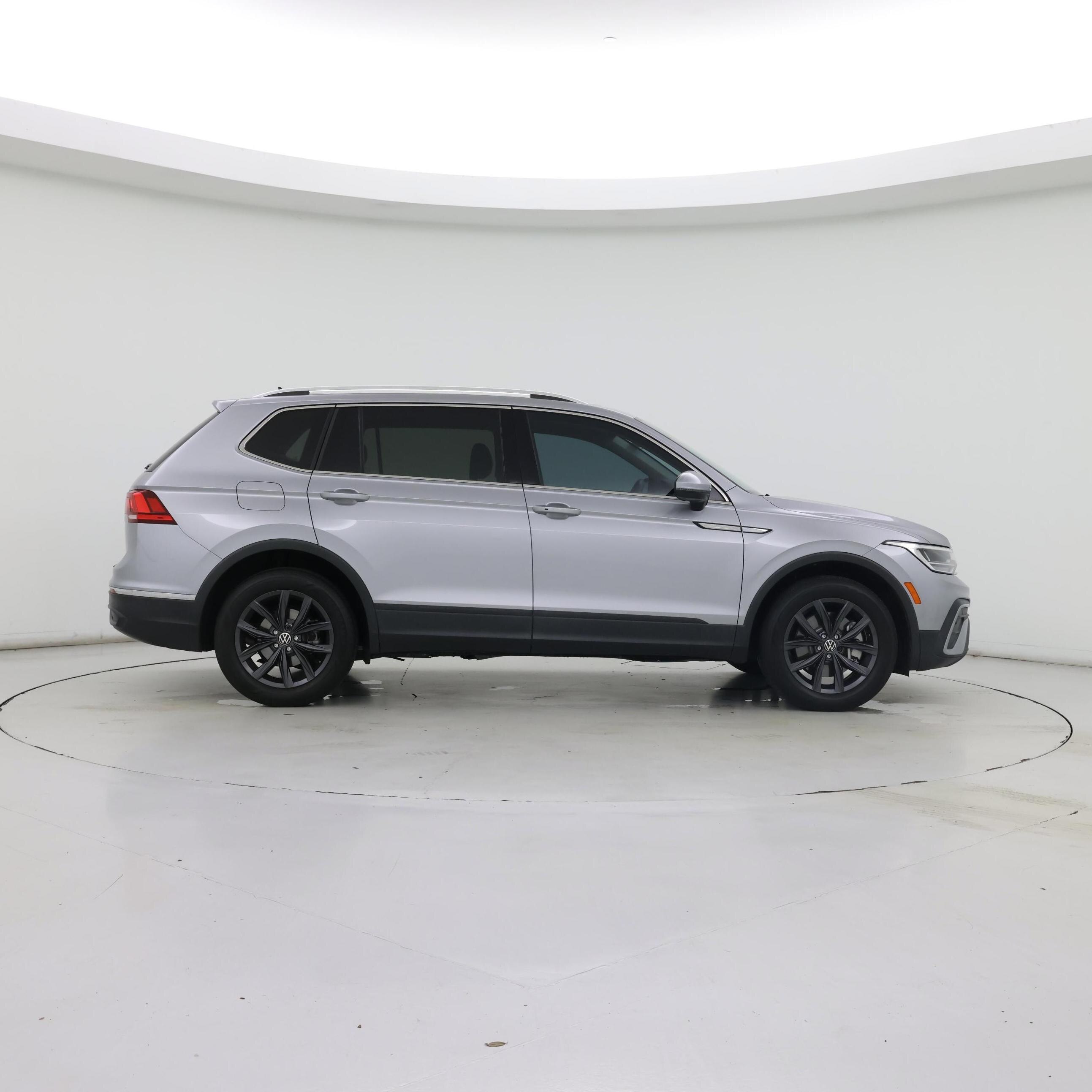 Thumbnail: 2022 Volkswagen Tiguan - 7