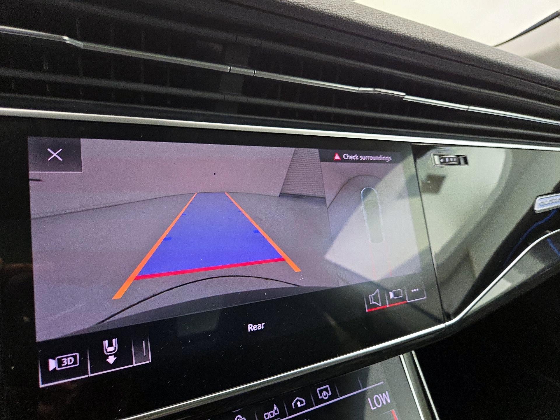 Thumbnail: 2020 Audi Q8 - 15