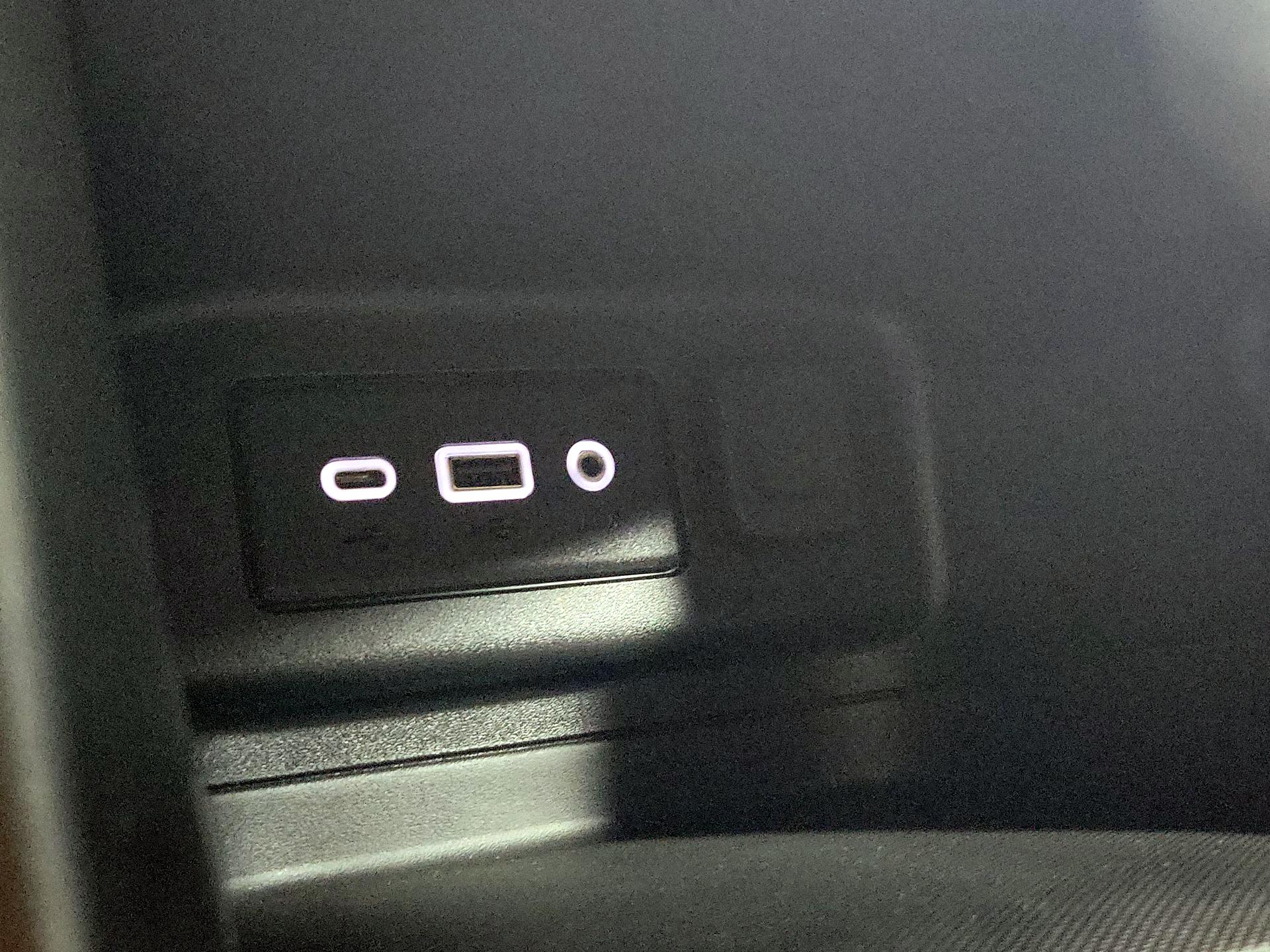 Thumbnail: 2021 Chevrolet Equinox - 18