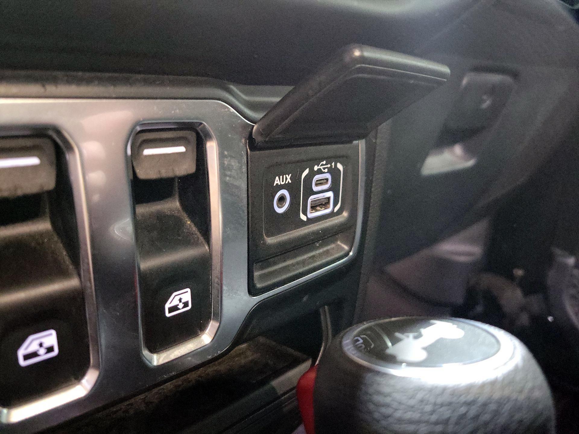 Thumbnail: 2021 Jeep Wrangler - 18