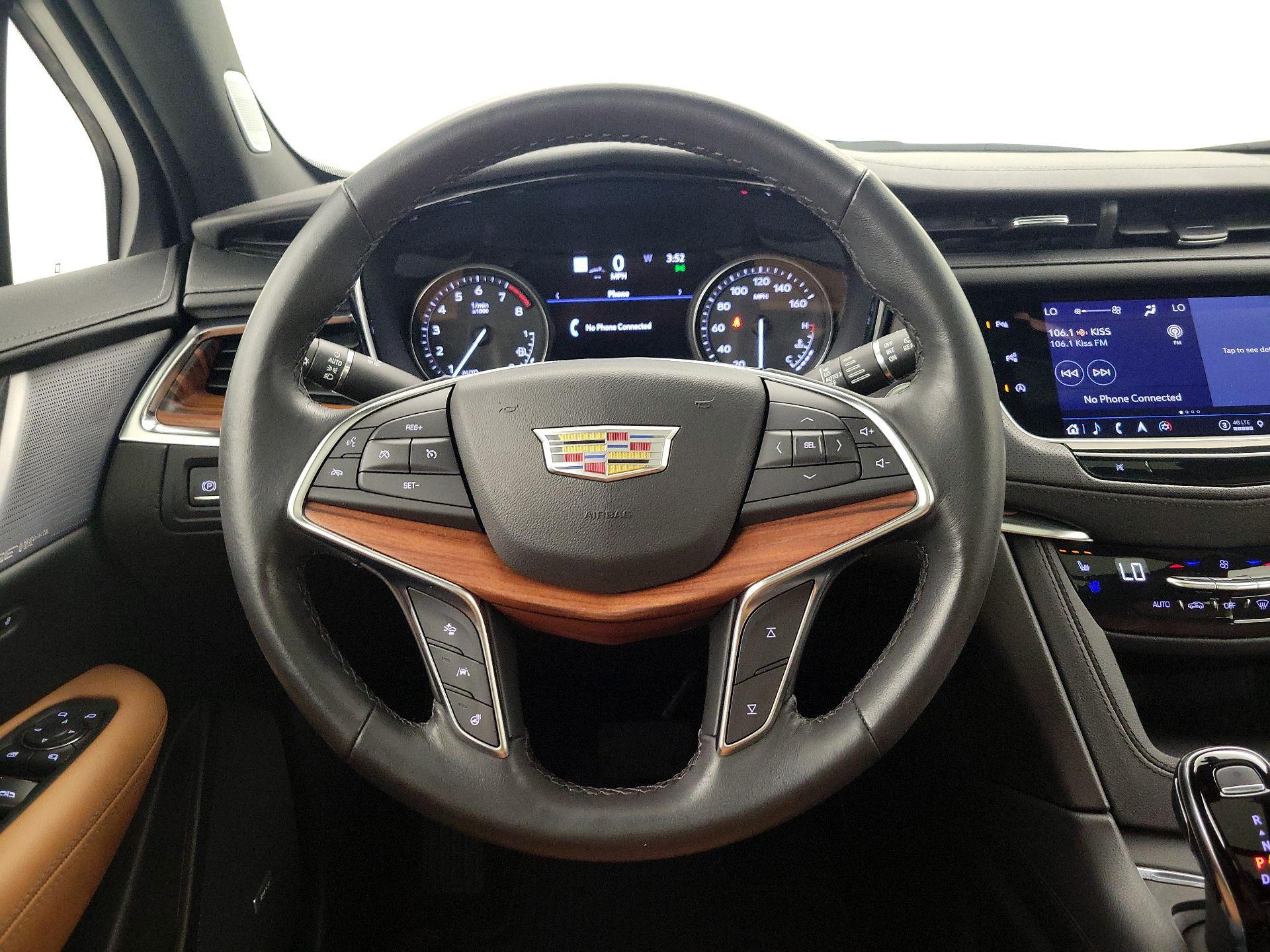 Thumbnail: 2022 Cadillac XT5 - 10