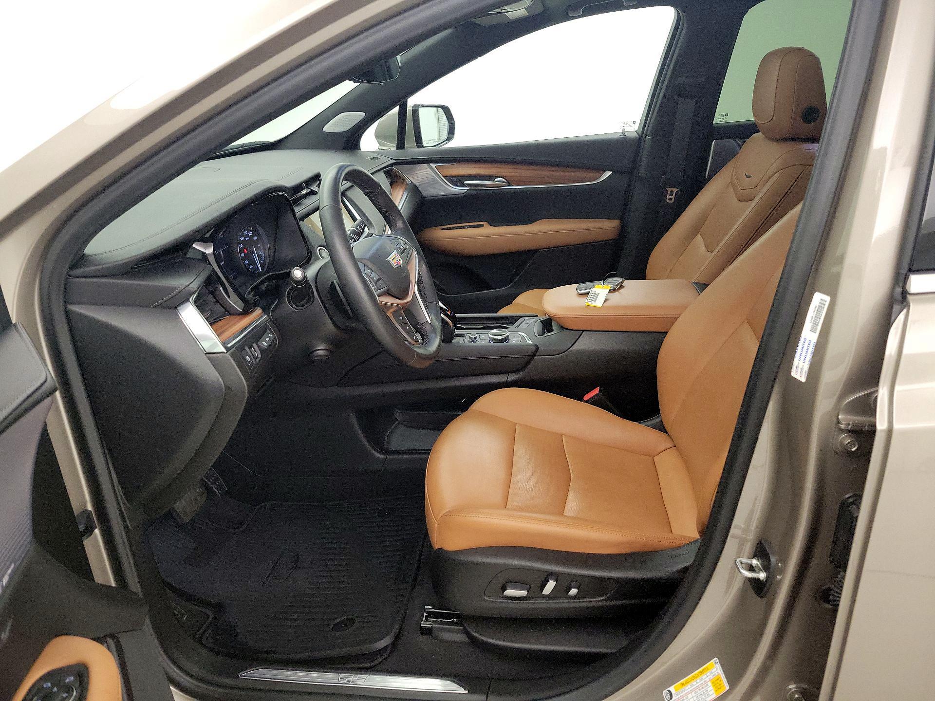 Thumbnail: 2022 Cadillac XT5 - 11