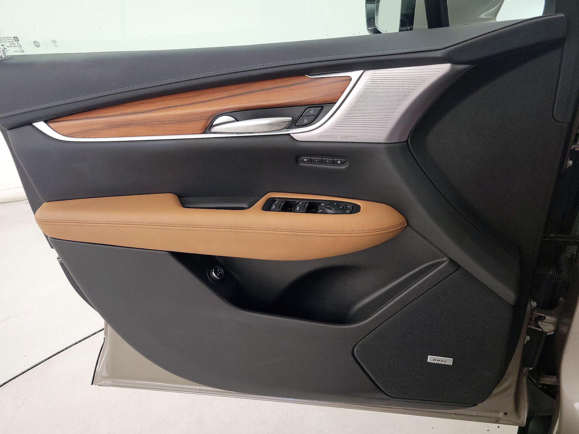 Thumbnail: 2022 Cadillac XT5 - 12
