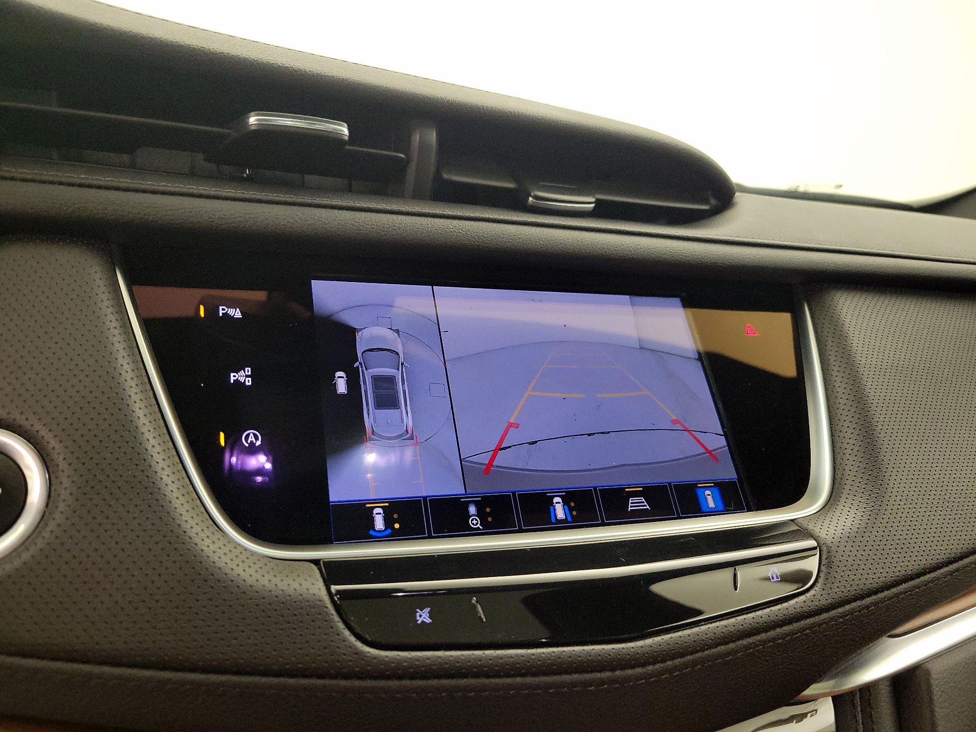 Thumbnail: 2022 Cadillac XT5 - 14