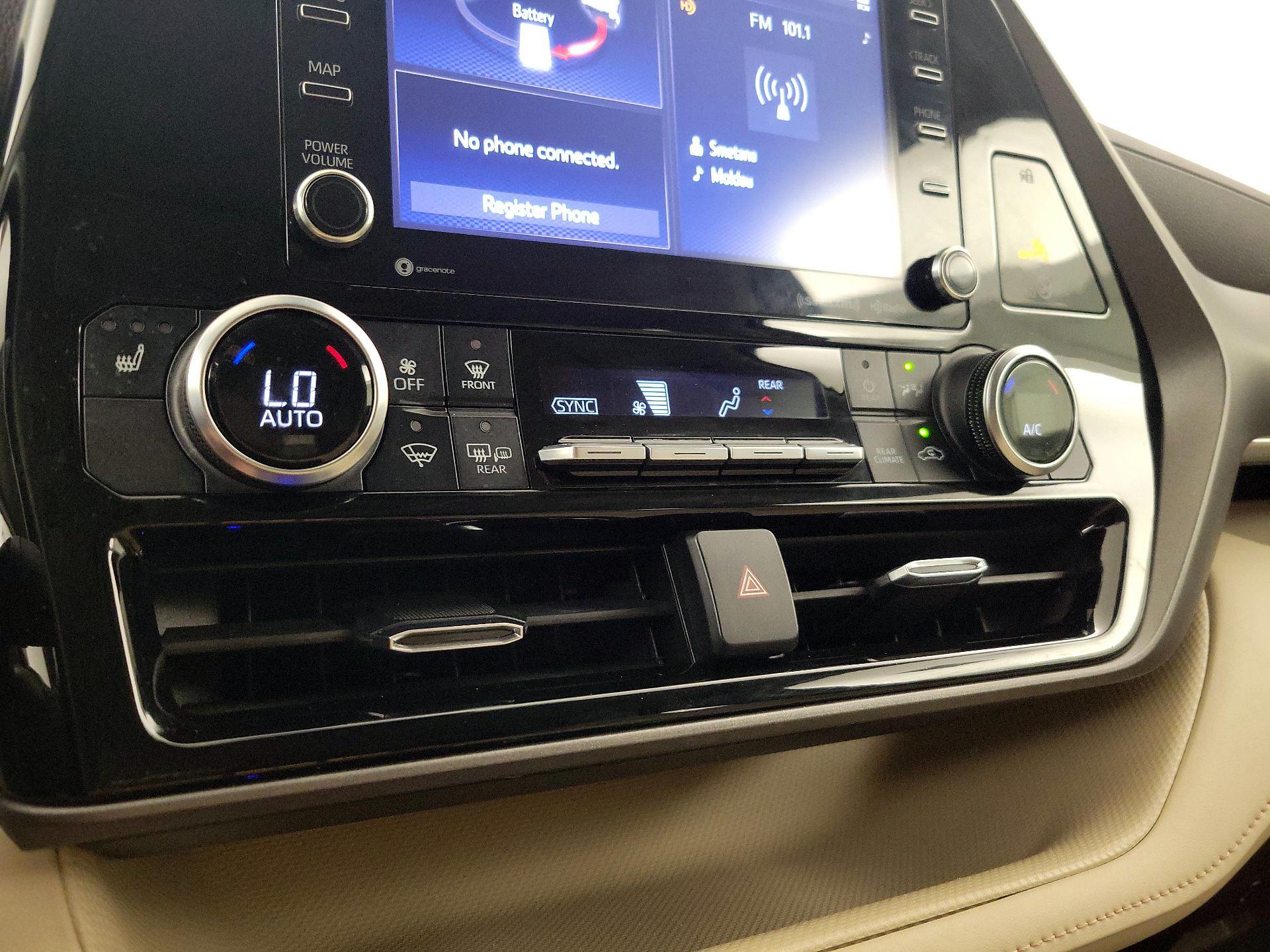 Thumbnail: 2022 Toyota Highlander - 16