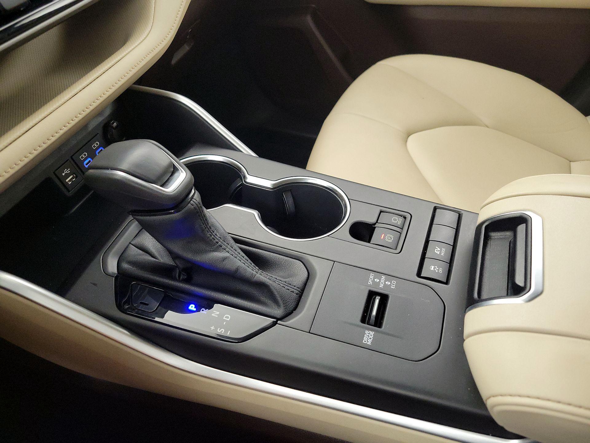 Thumbnail: 2022 Toyota Highlander - 17