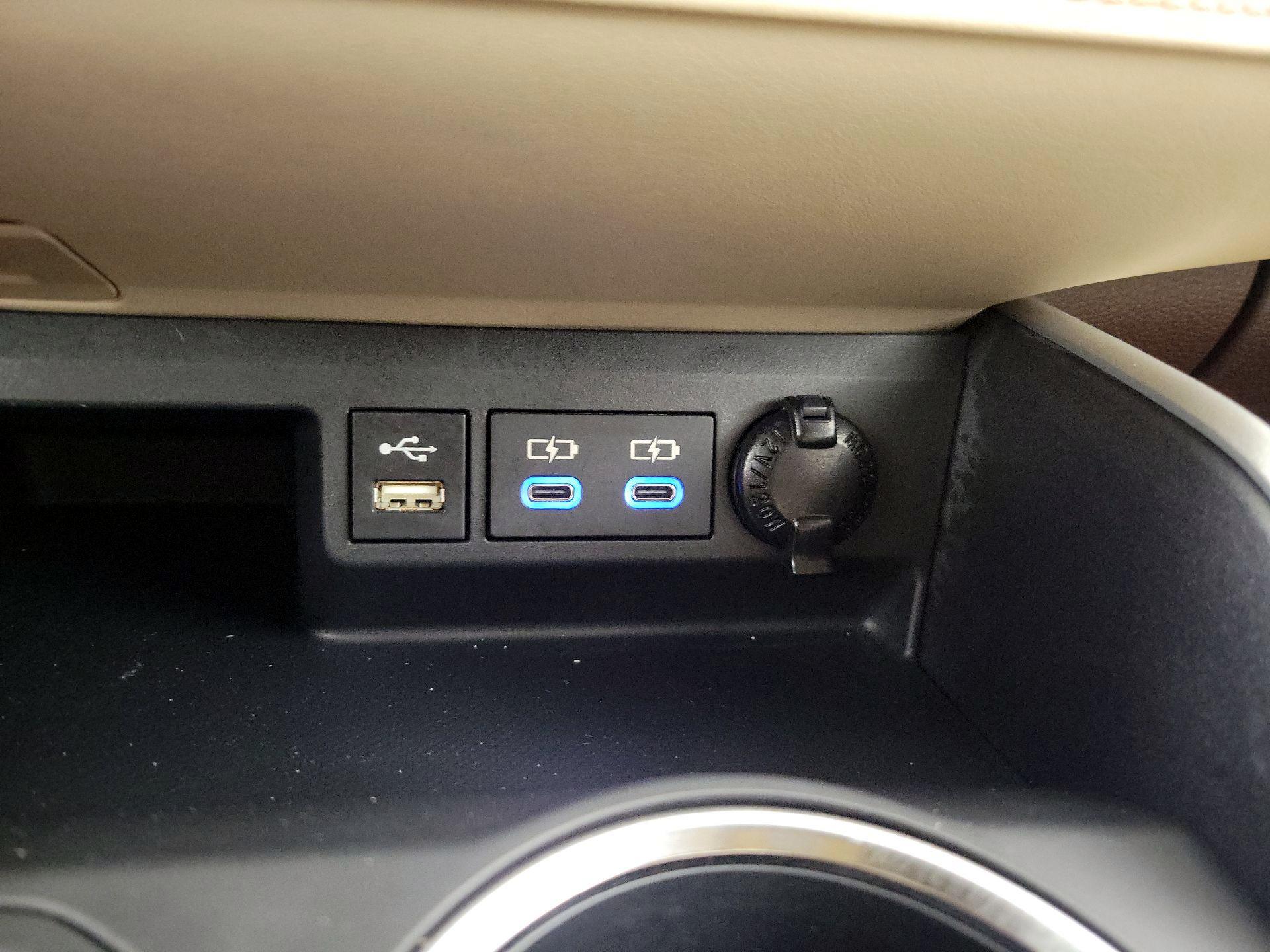 Thumbnail: 2022 Toyota Highlander - 18