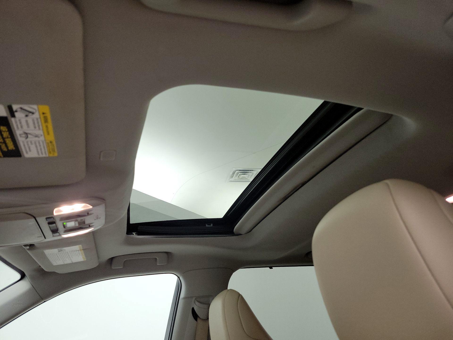 Thumbnail: 2022 Toyota Highlander - 19