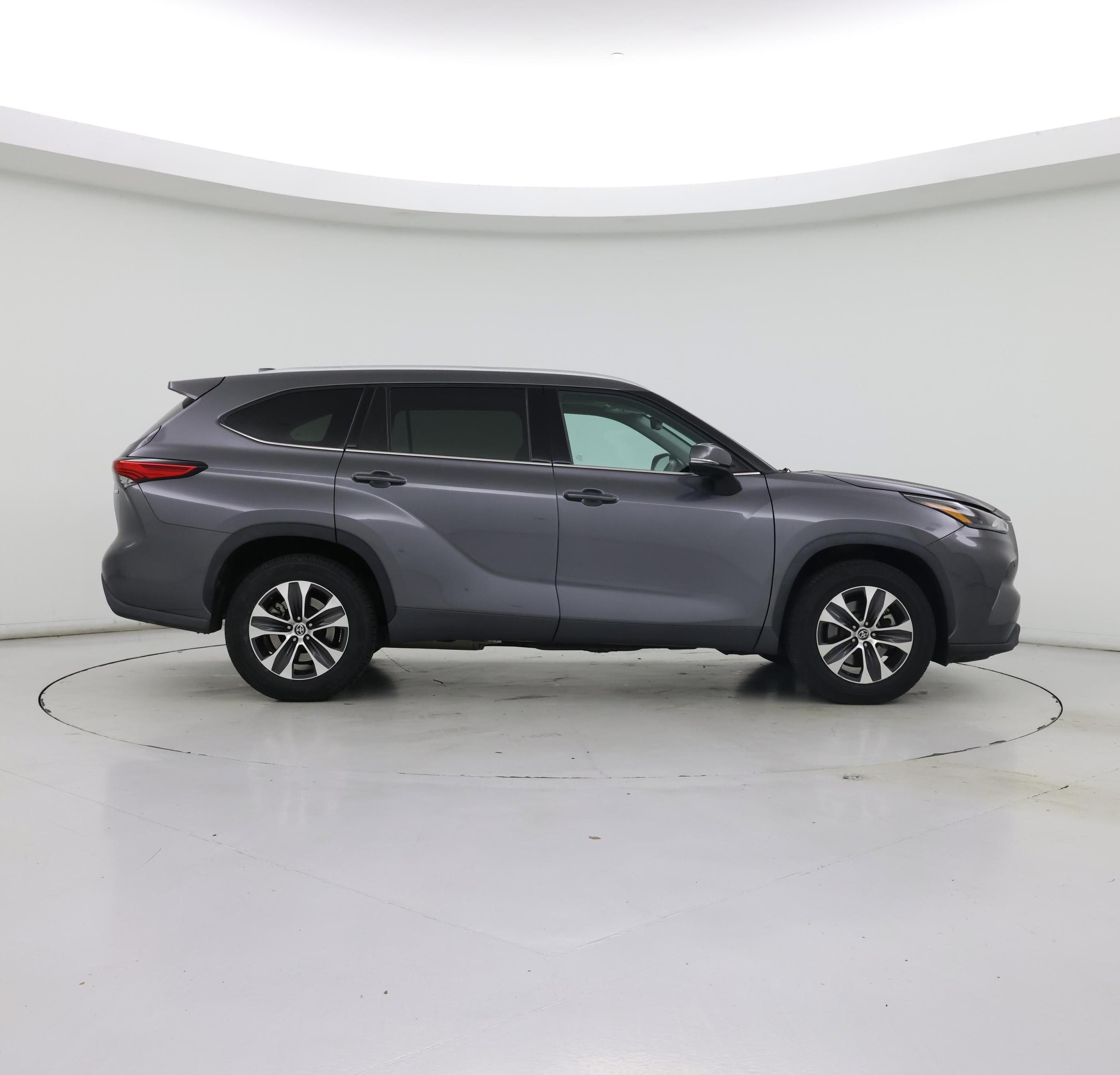 Thumbnail: 2022 Toyota Highlander - 7