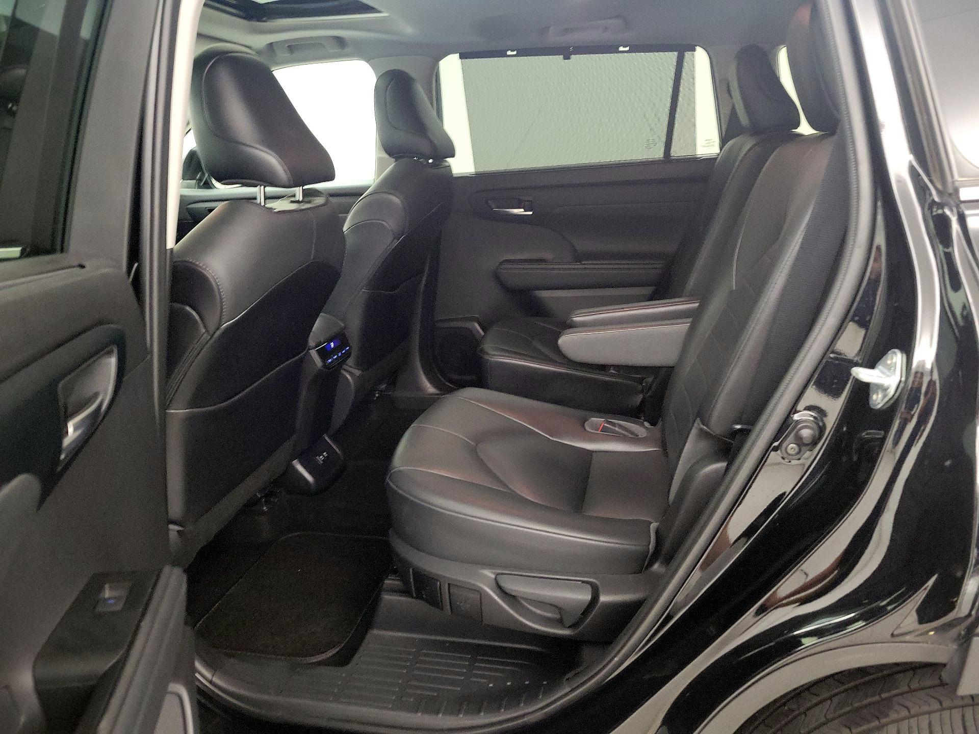Thumbnail: 2021 Toyota Highlander - 20