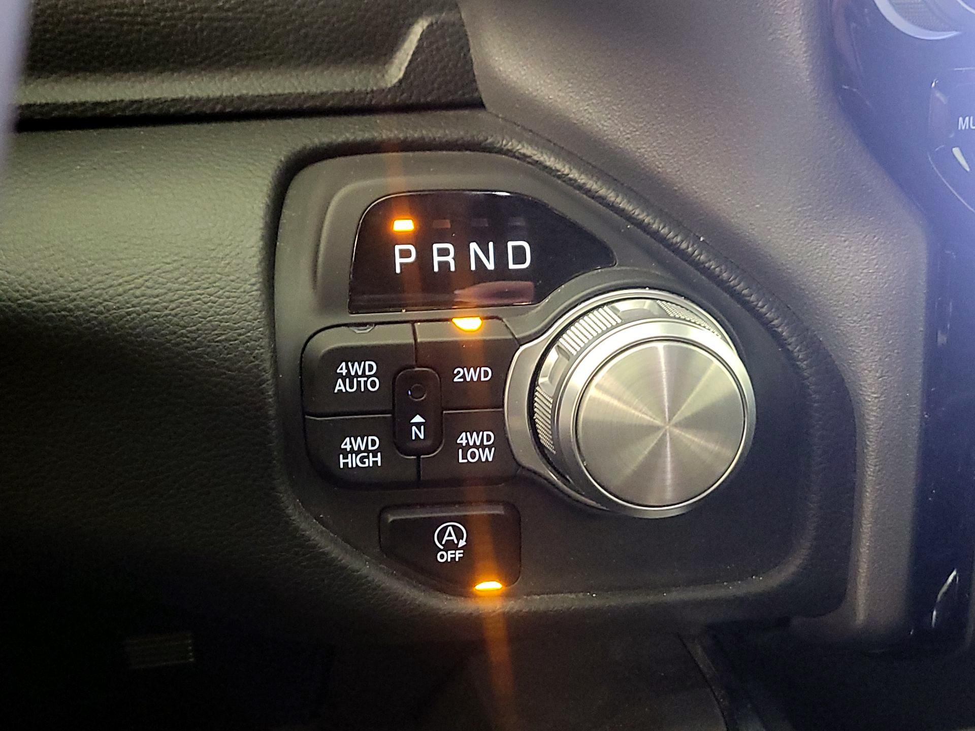 Thumbnail: 2025 RAM 1500 - 18