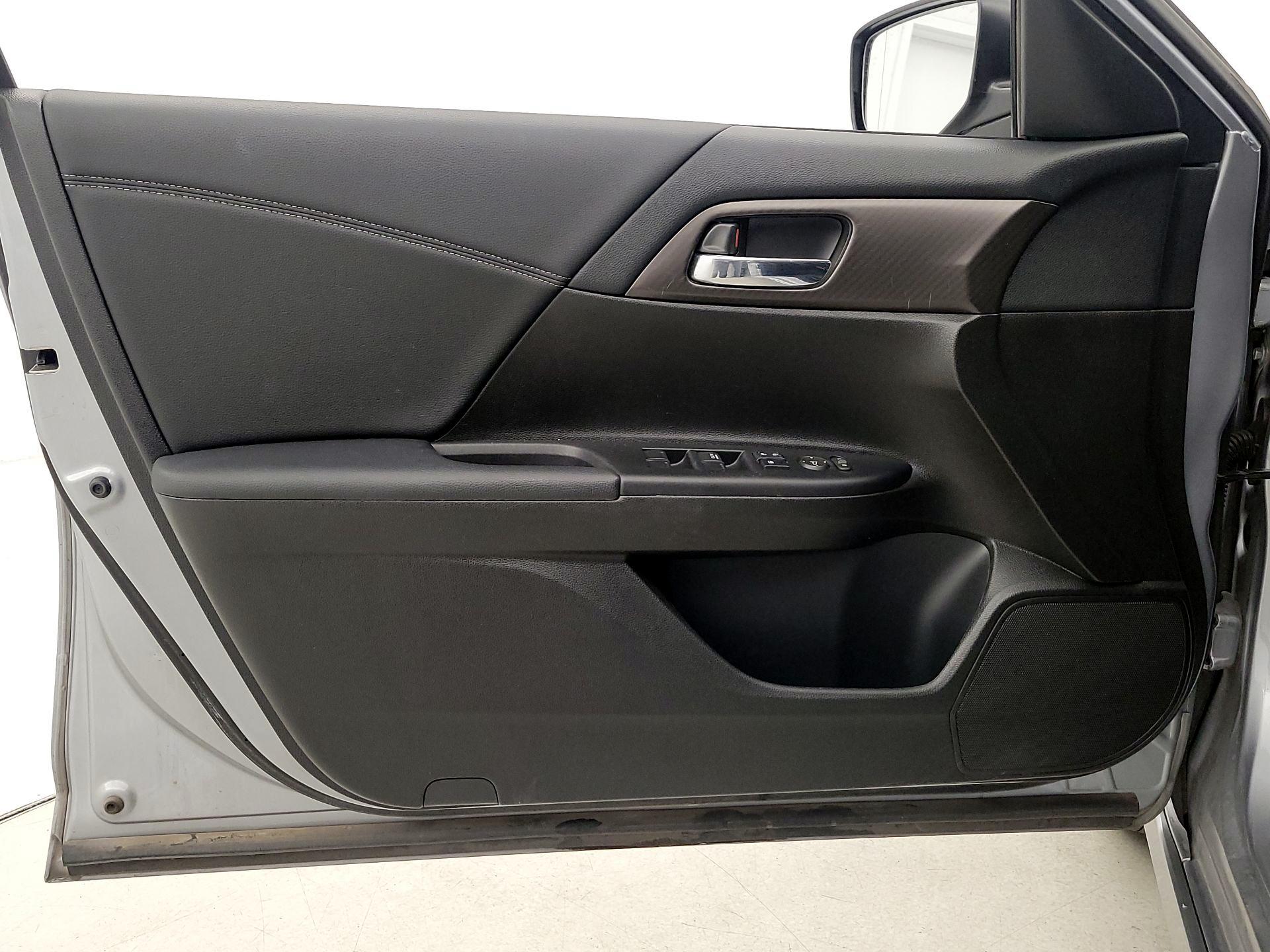 Thumbnail: 2016 Honda Accord - 12