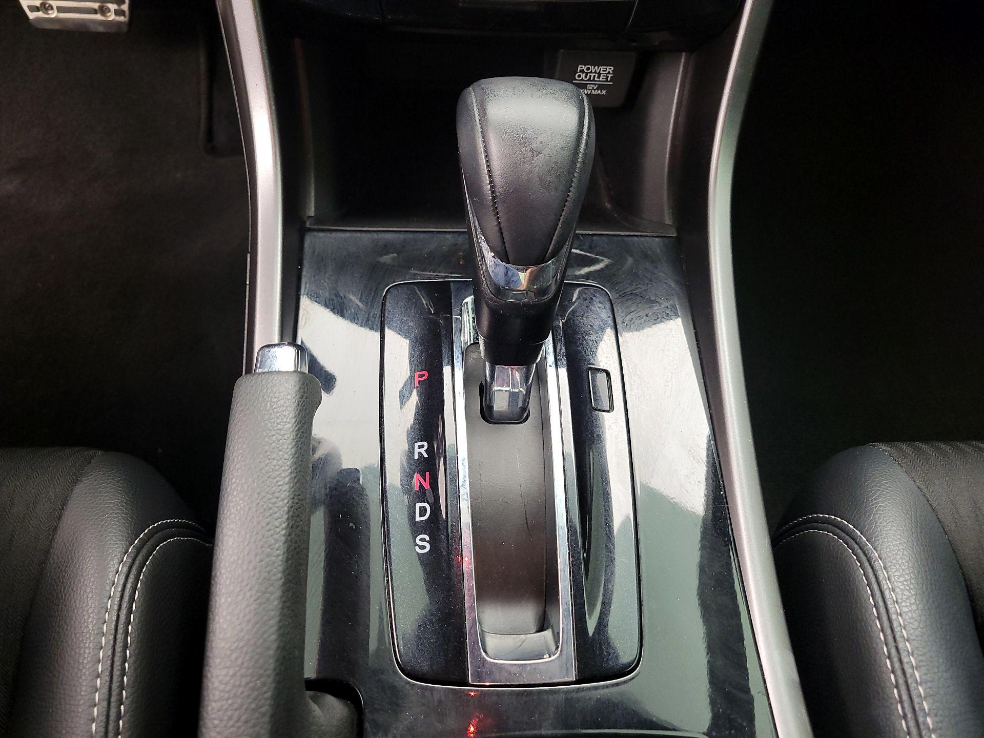 Thumbnail: 2016 Honda Accord - 17