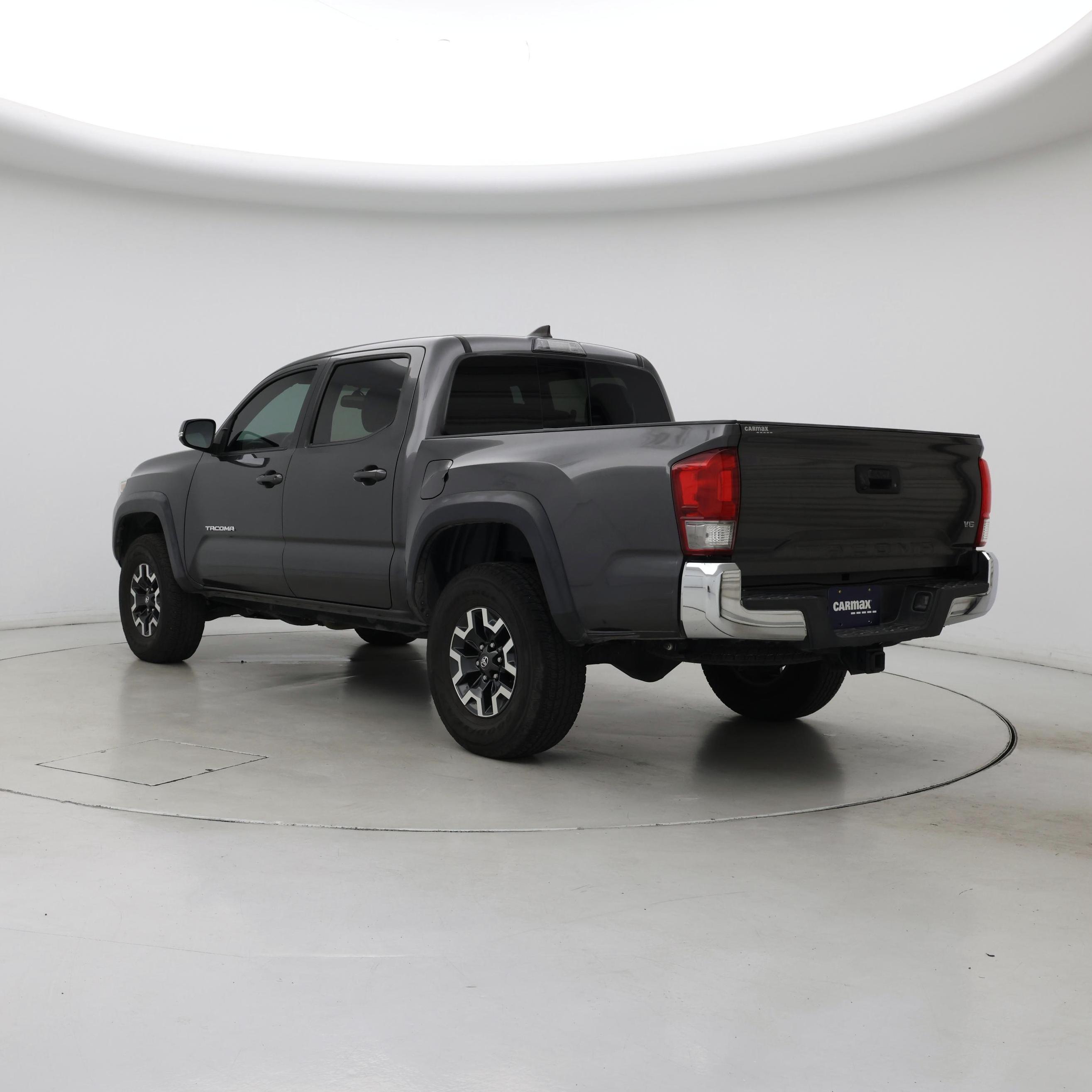 Thumbnail: 2017 Toyota Tacoma - 2