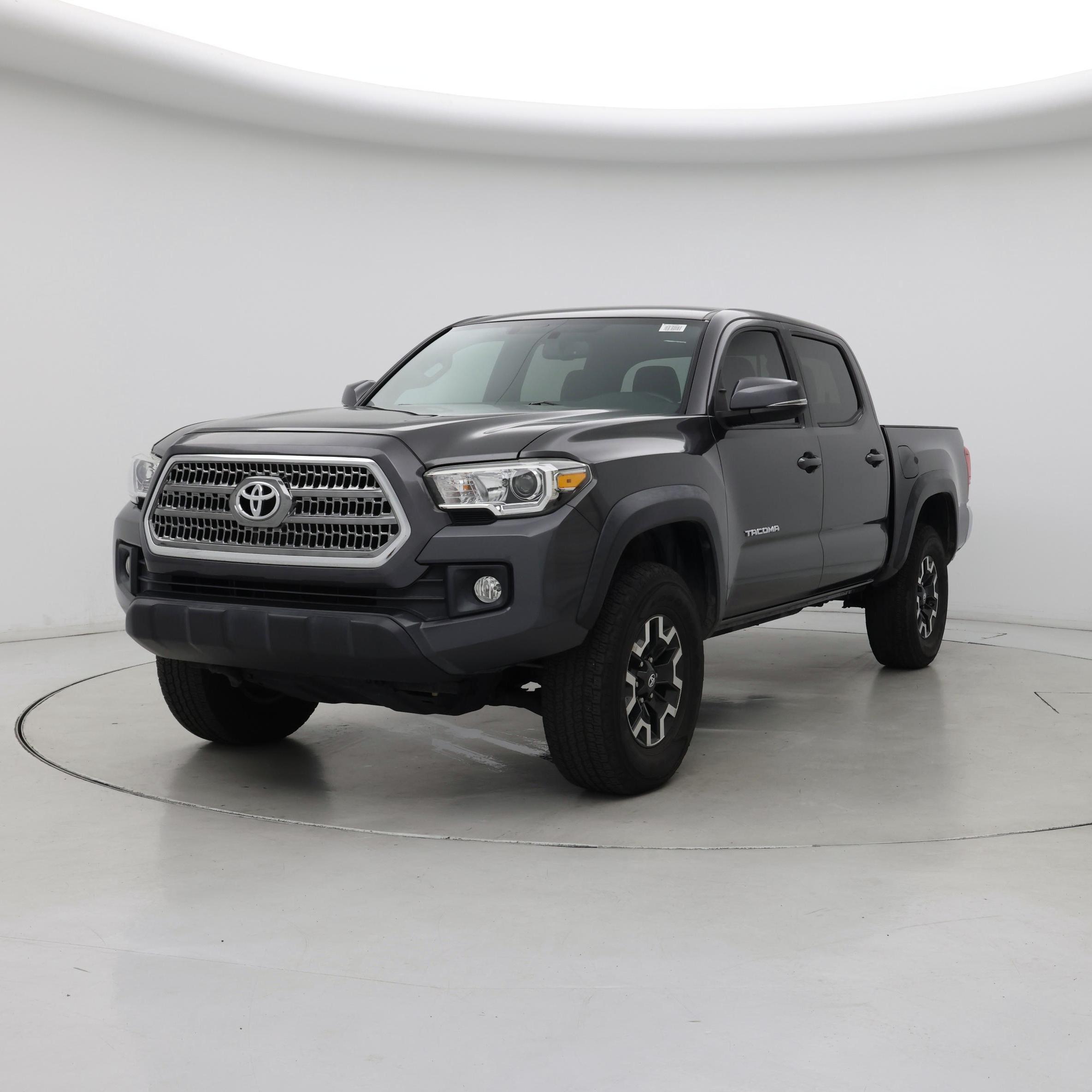 Thumbnail: 2017 Toyota Tacoma - 4