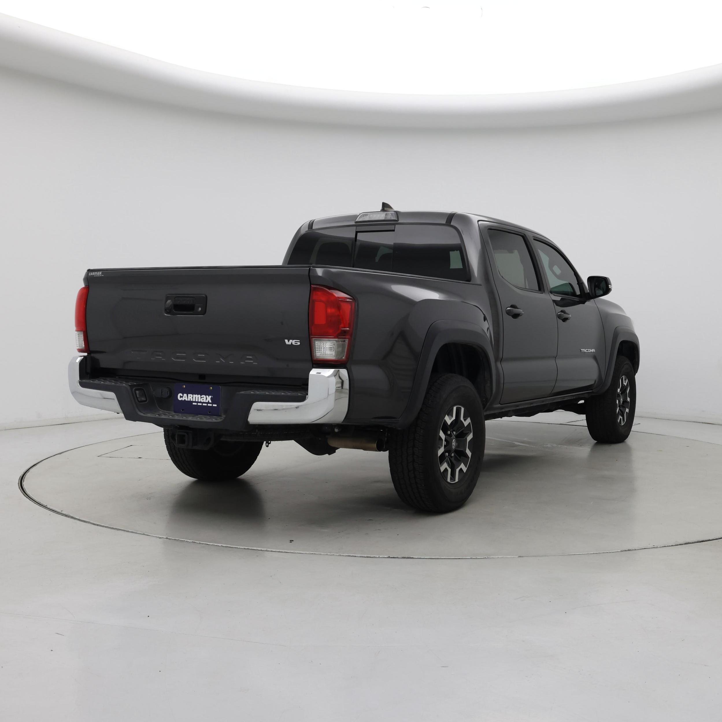 Thumbnail: 2017 Toyota Tacoma - 8