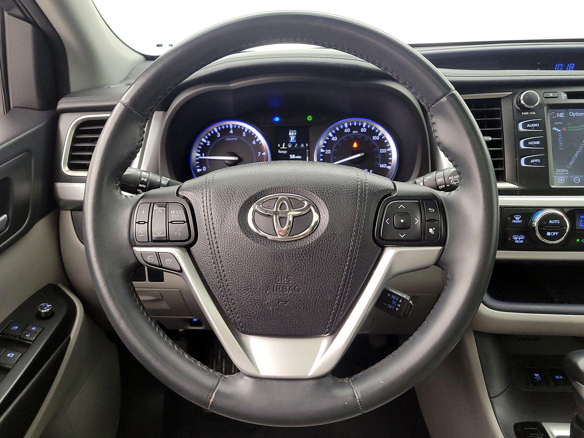 Thumbnail: 2016 Toyota Highlander - 10