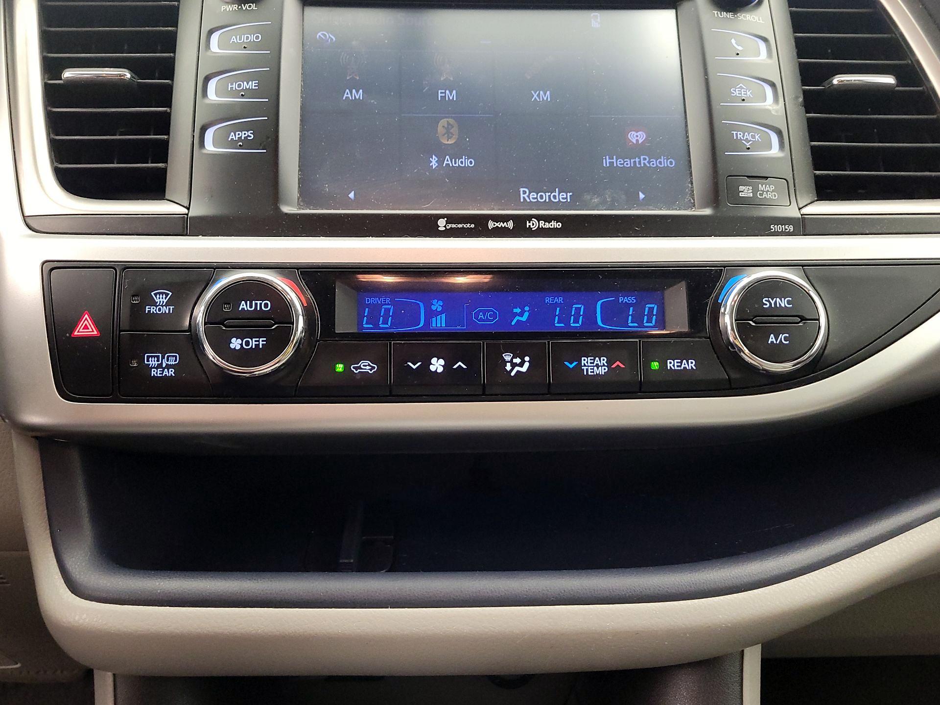 Thumbnail: 2016 Toyota Highlander - 17