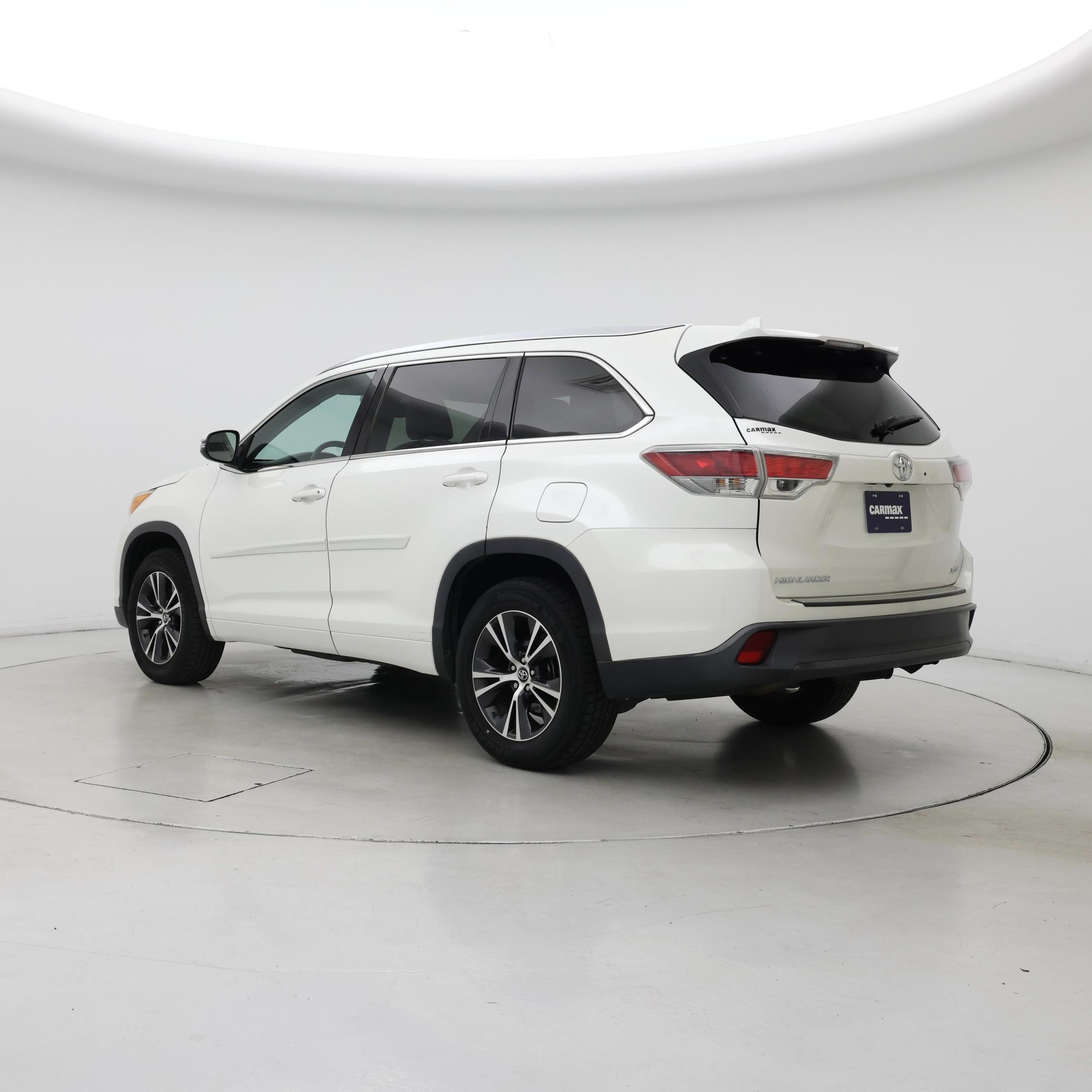 Thumbnail: 2016 Toyota Highlander - 2
