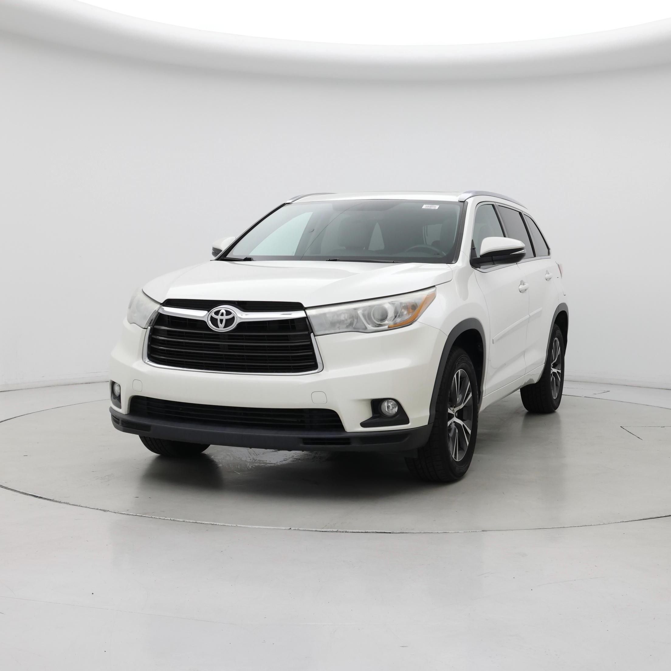 Thumbnail: 2016 Toyota Highlander - 4