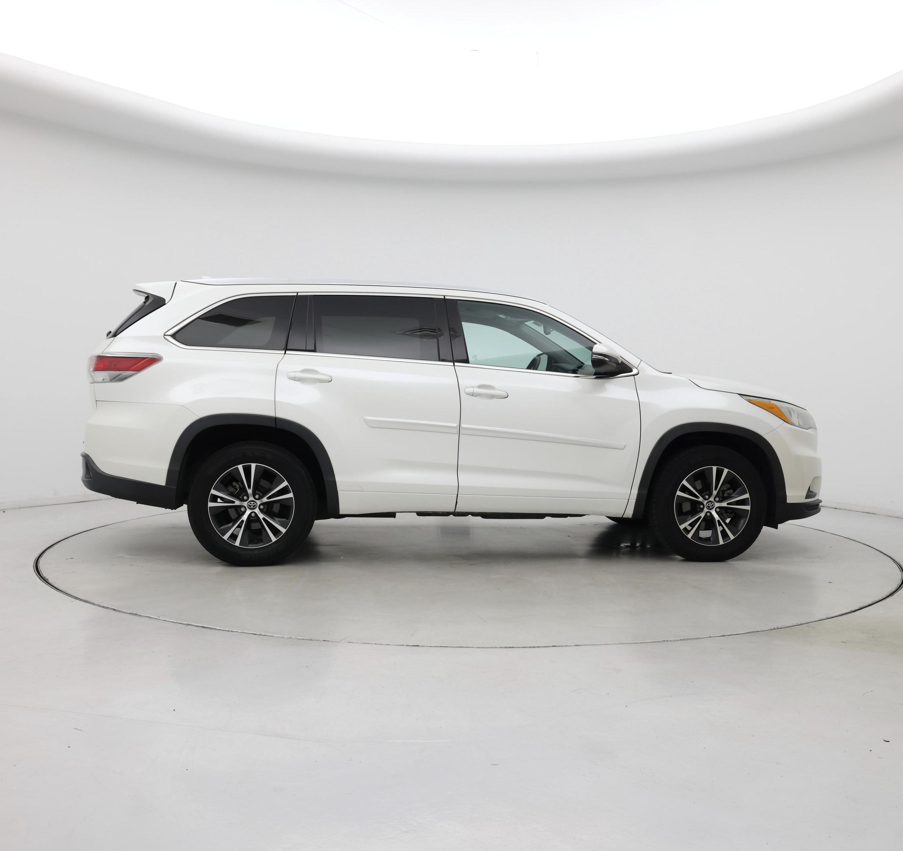 Thumbnail: 2016 Toyota Highlander - 7